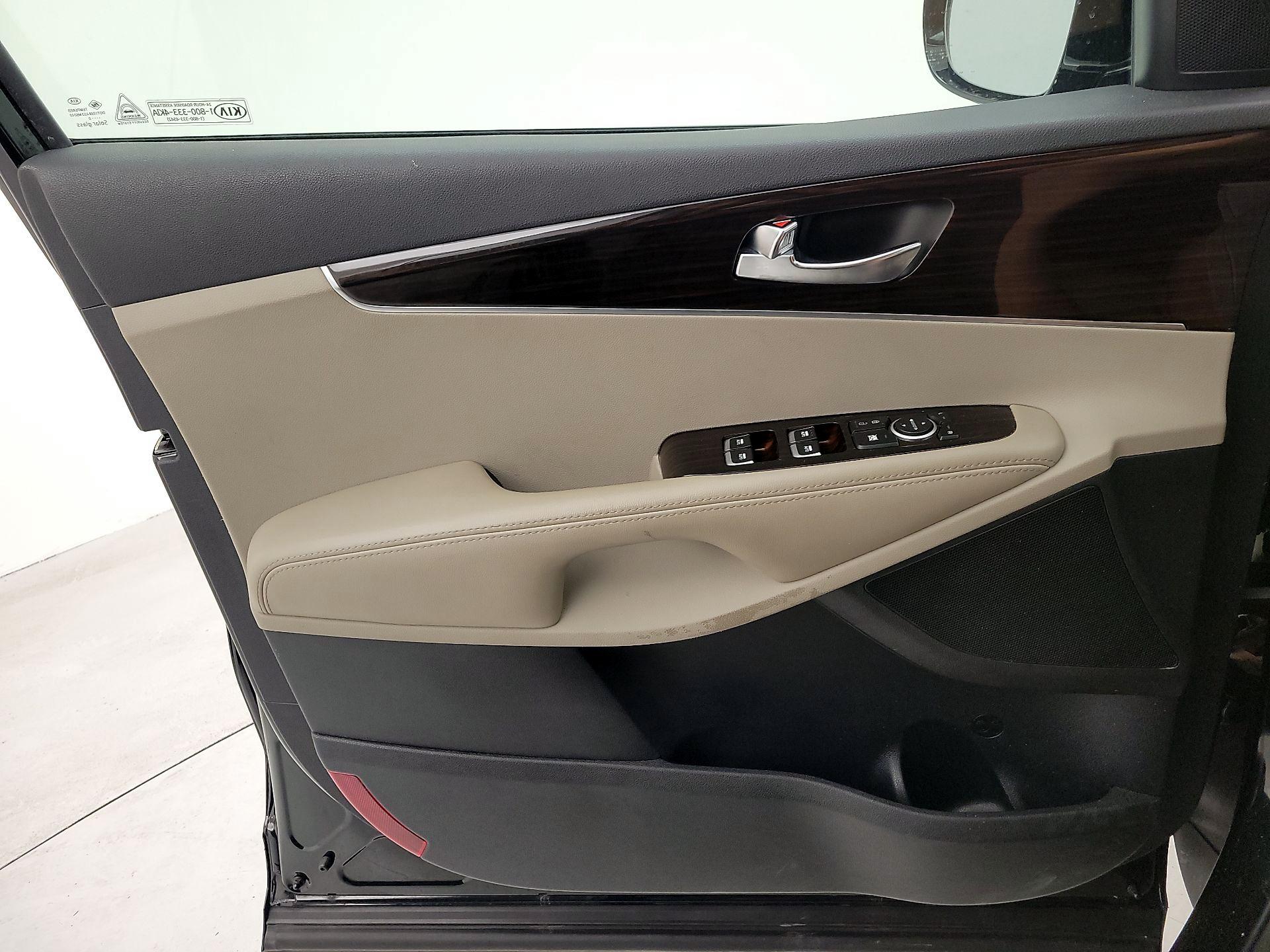 Thumbnail: 2020 Kia Sorento - 12