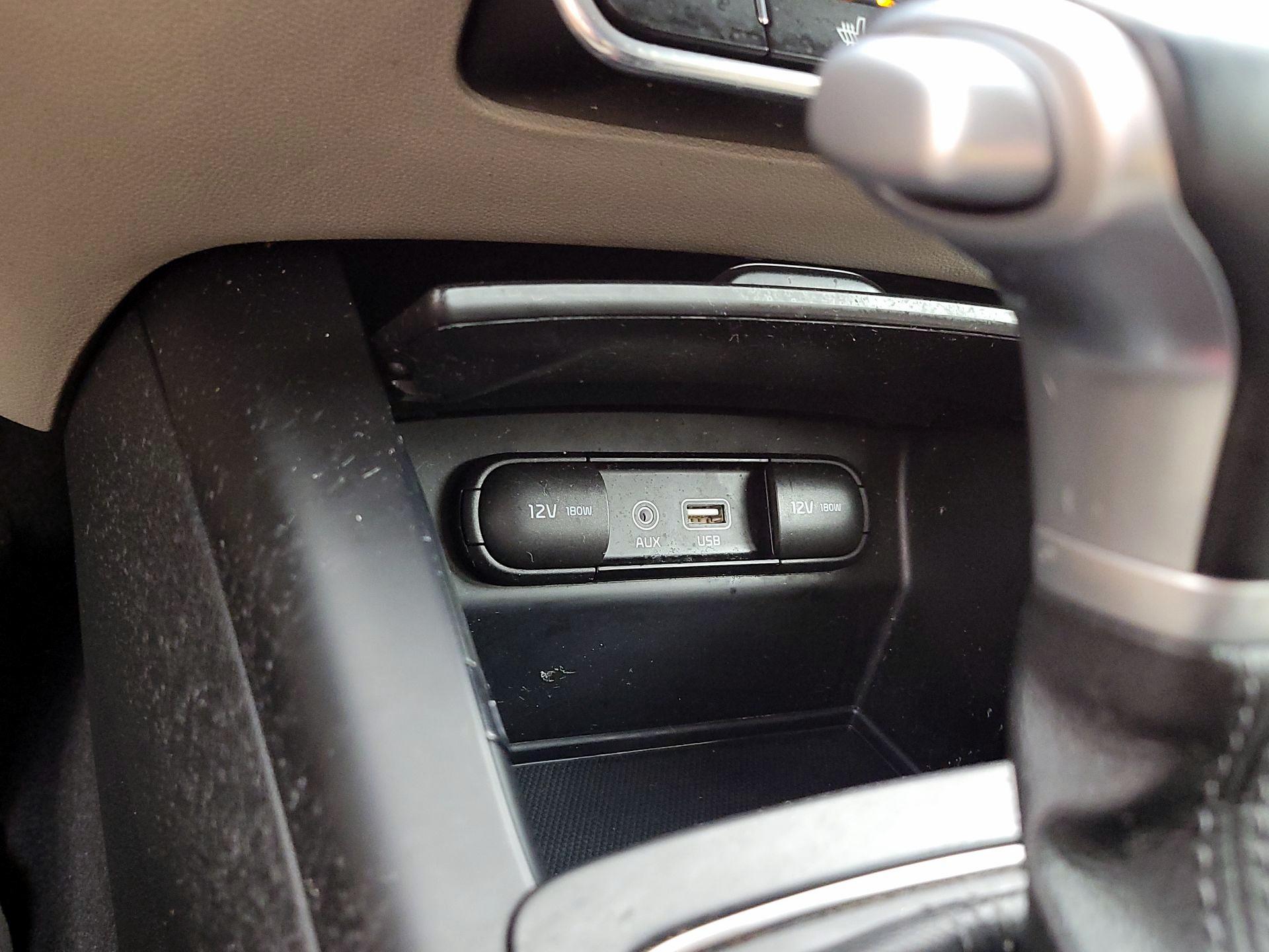 Thumbnail: 2020 Kia Sorento - 18