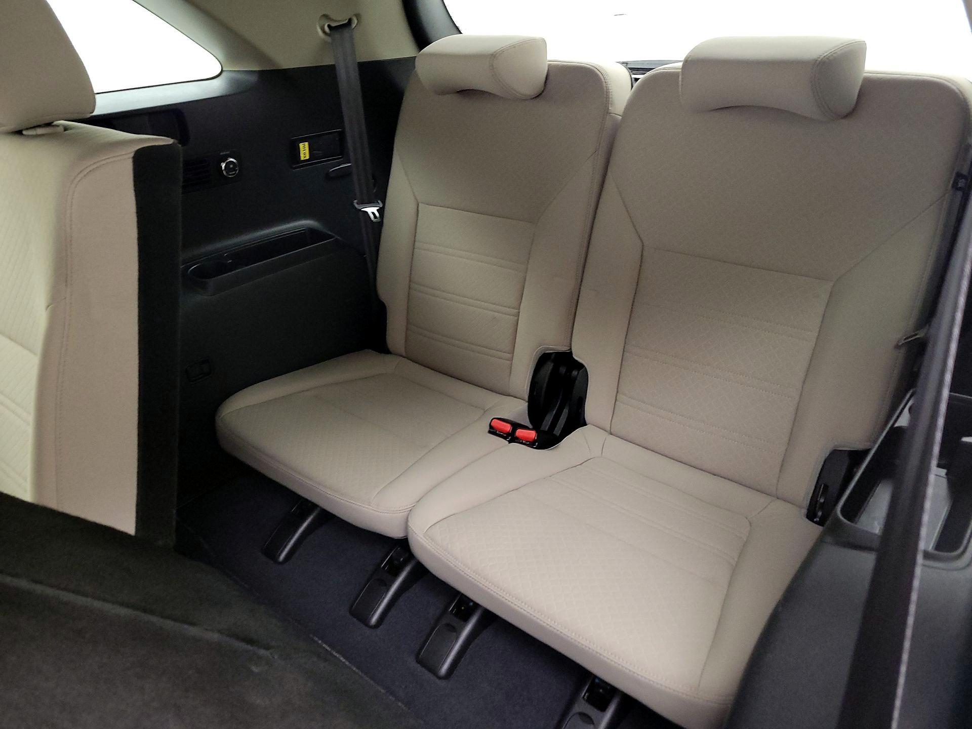 Thumbnail: 2020 Kia Sorento - 20