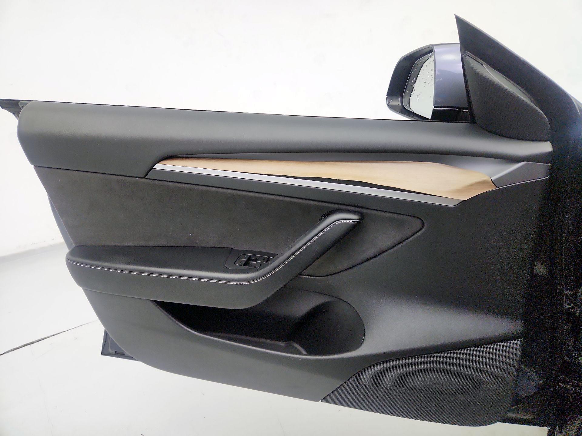 Thumbnail: 2021 Tesla Model 3 - 12