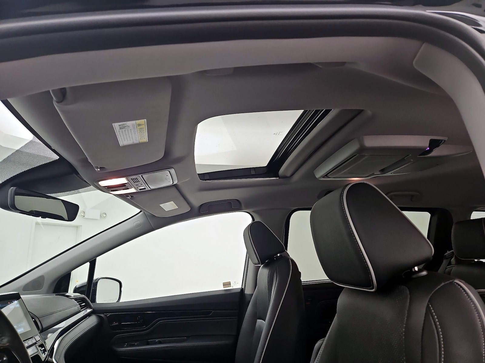 Sunroof(s) & Overhead Airbags