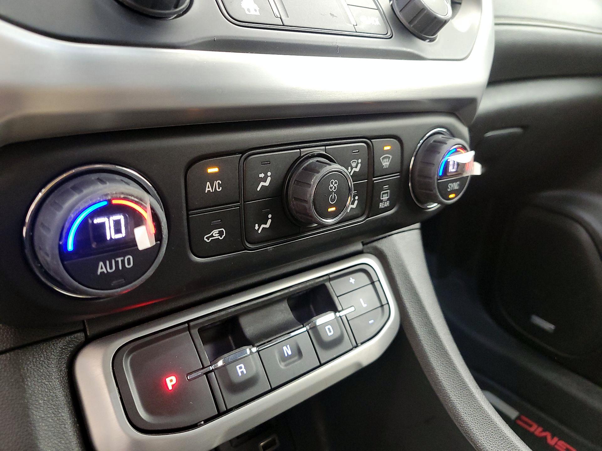 Thumbnail: 2023 GMC Acadia - 17