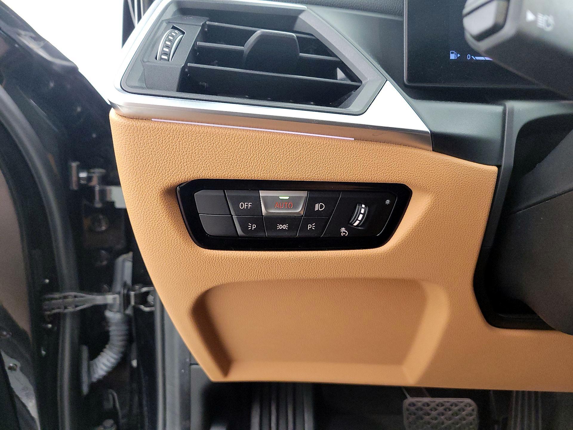 Thumbnail: 2024 BMW 3 Series - 13