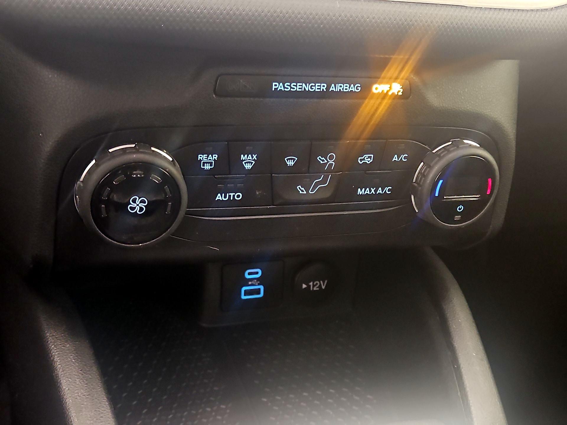 Thumbnail: 2021 Ford Bronco Sport - 16