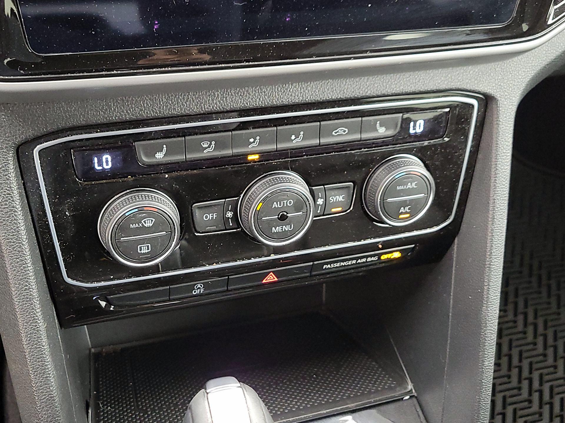 Thumbnail: 2022 Volkswagen Atlas - 16