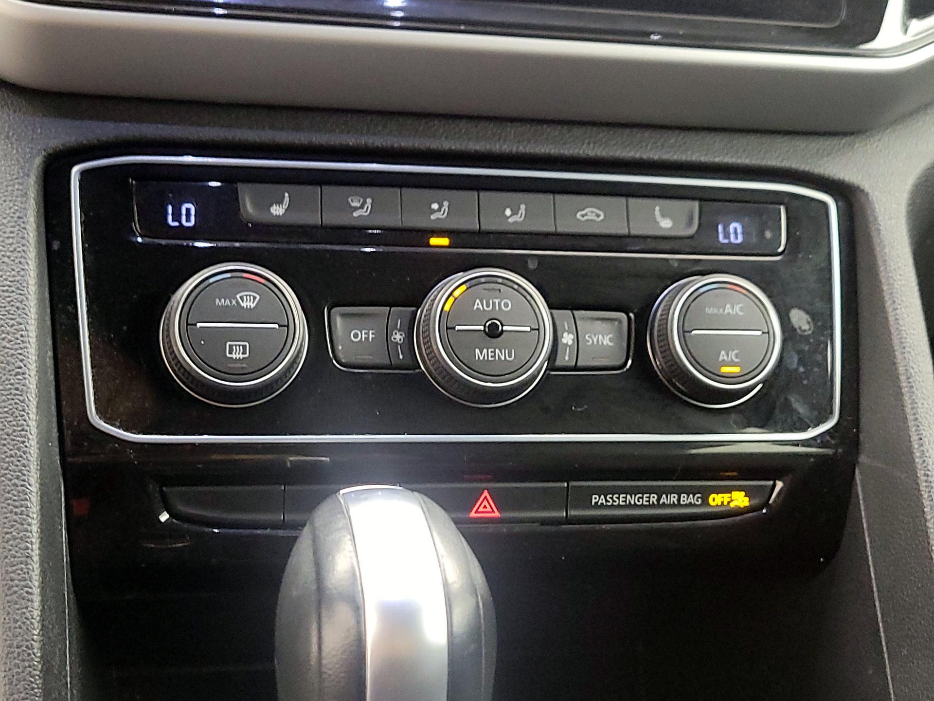 Thumbnail: 2023 Volkswagen Atlas - 16