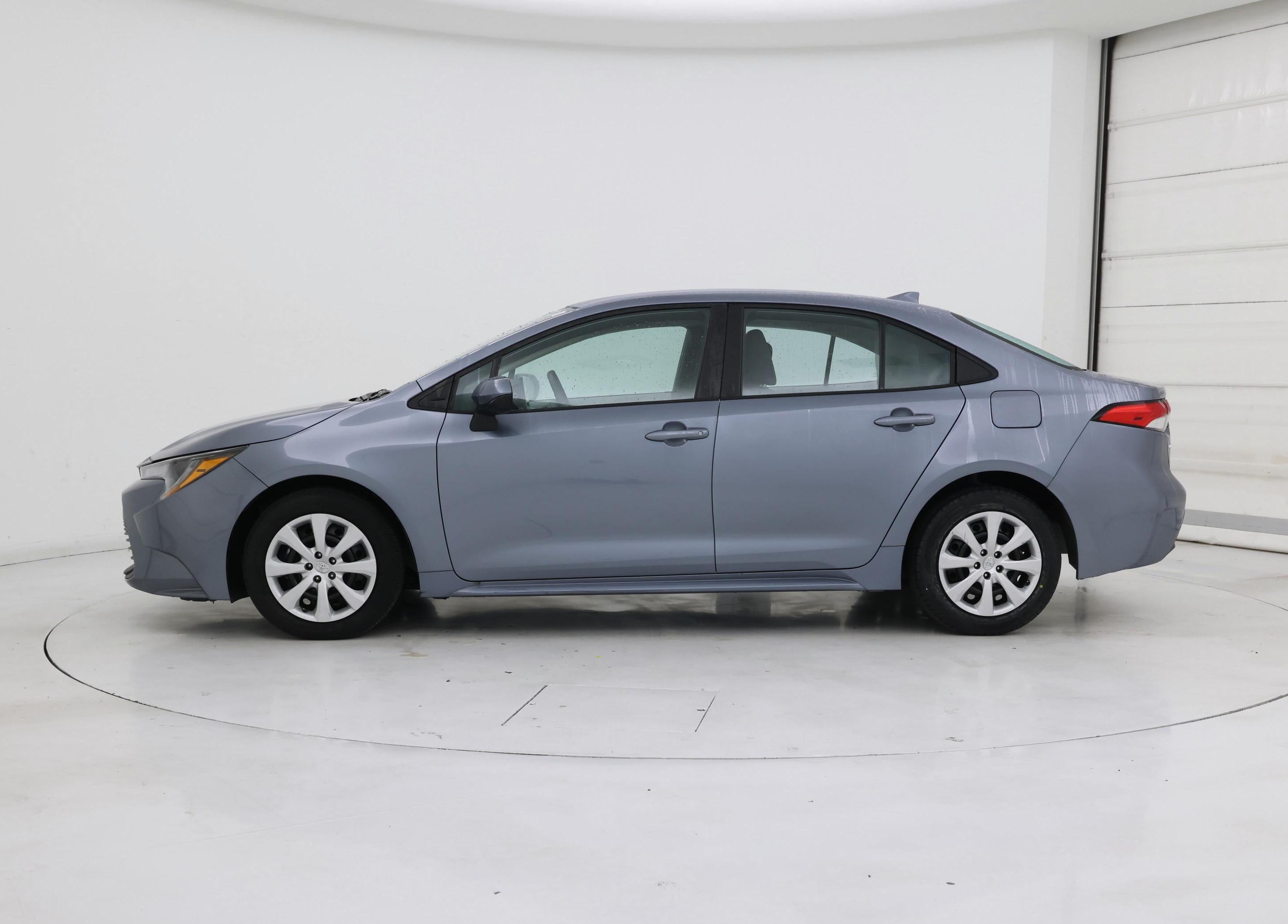 Thumbnail: 2023 Toyota Corolla - 3