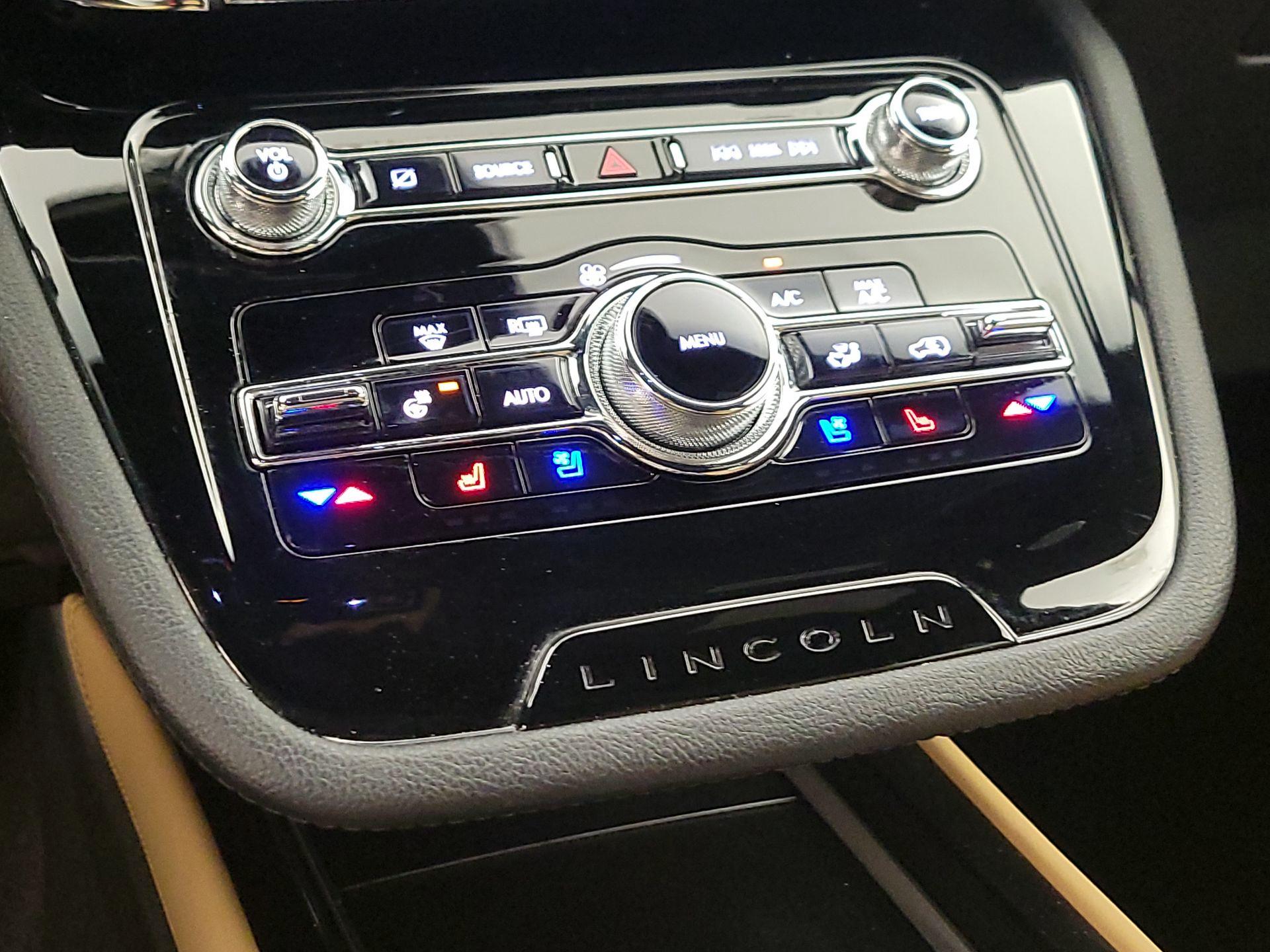 Thumbnail: 2021 Lincoln Corsair - 16