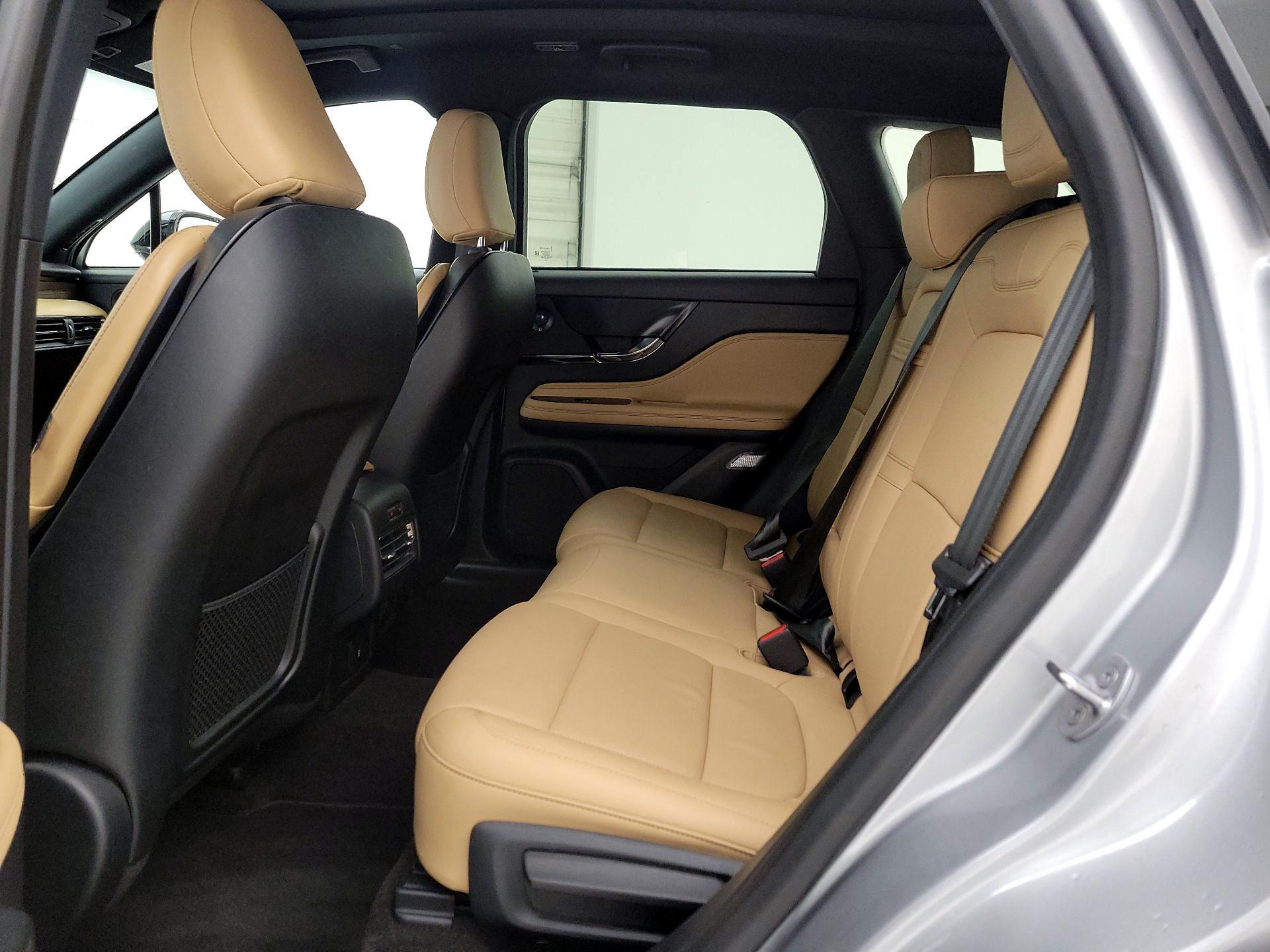 Thumbnail: 2021 Lincoln Corsair - 19