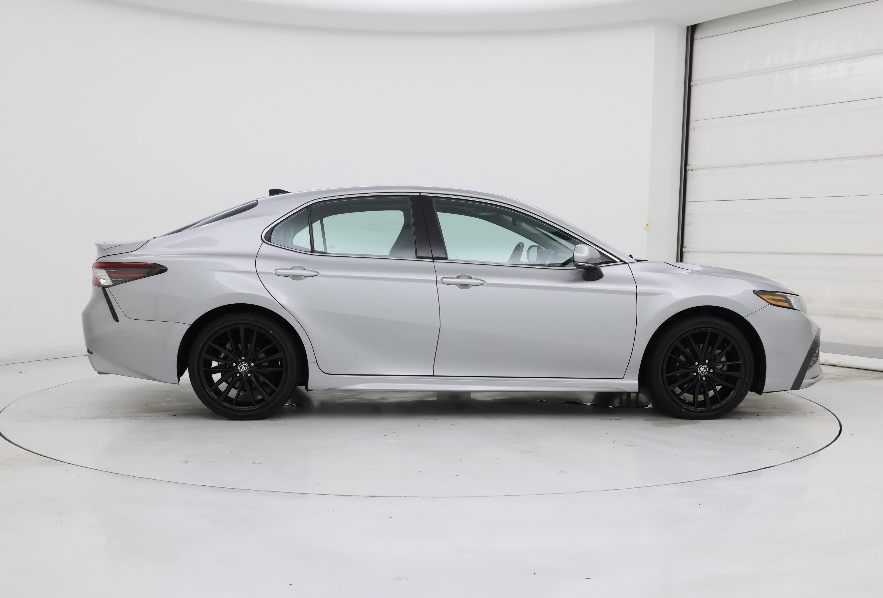 Thumbnail: 2021 Toyota Camry - 7