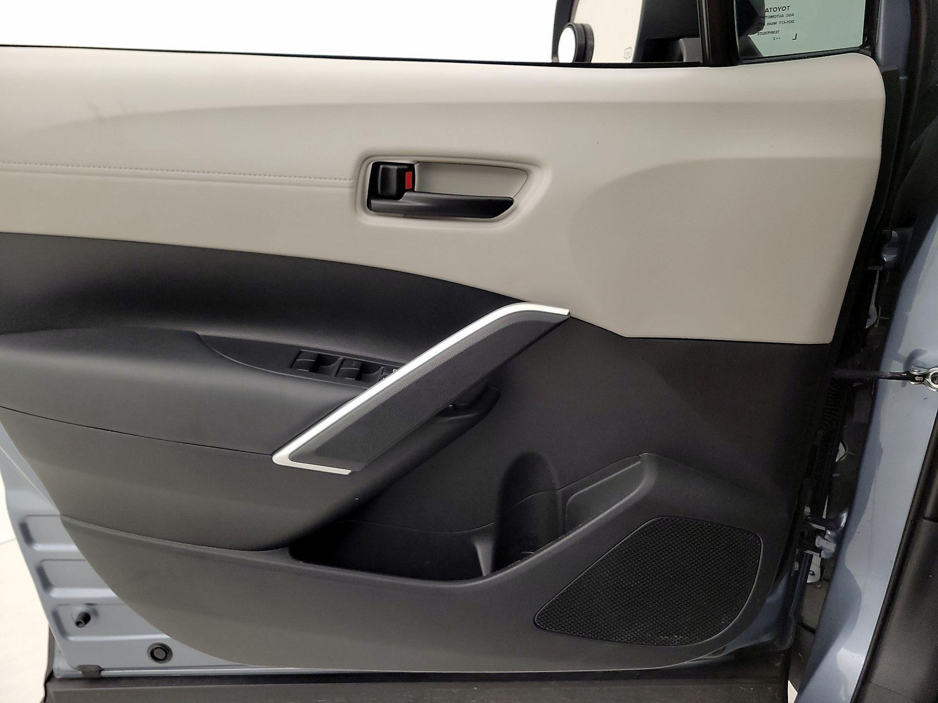 Thumbnail: 2023 Toyota Corolla Cross - 12