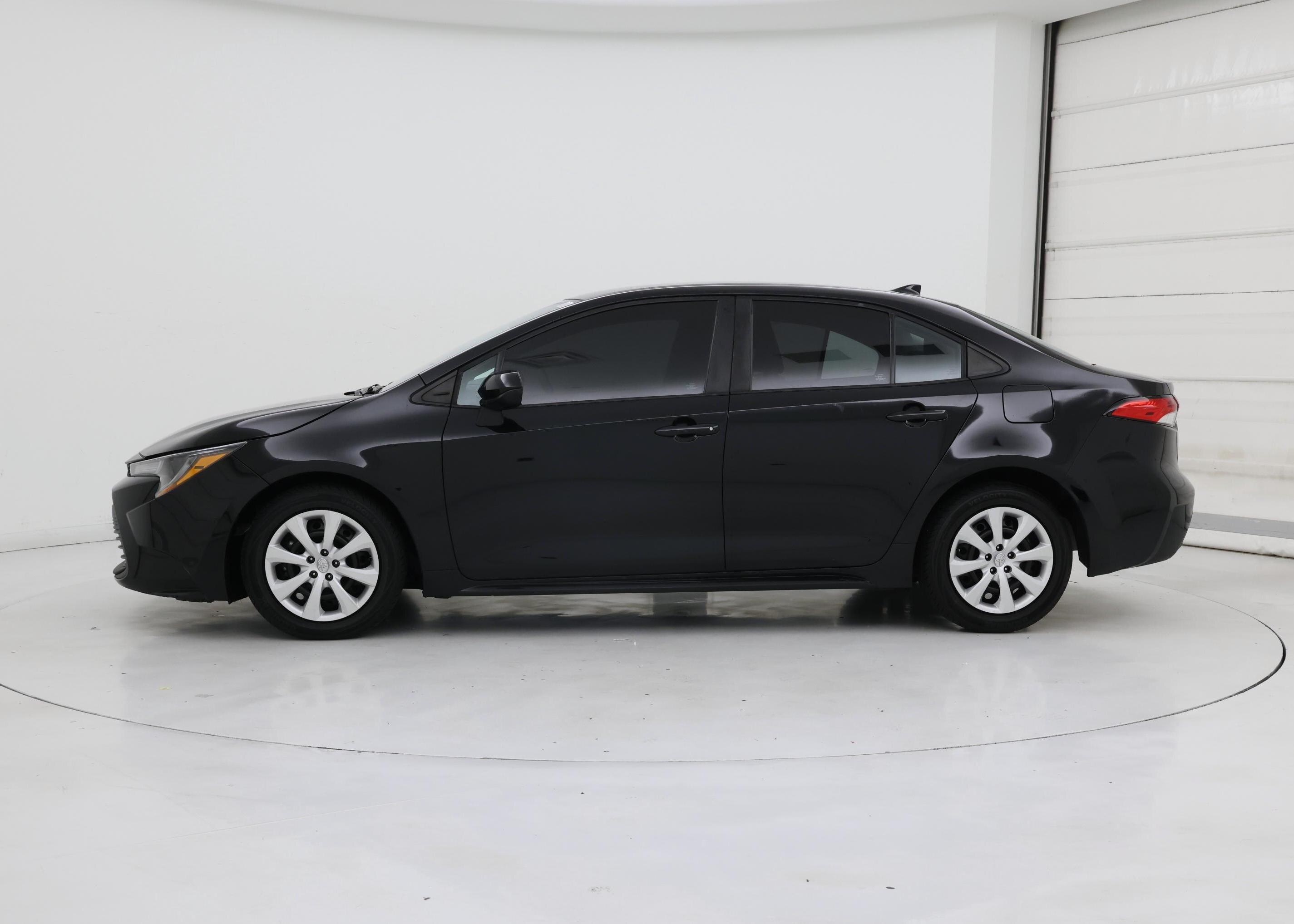 Thumbnail: 2023 Toyota Corolla - 3