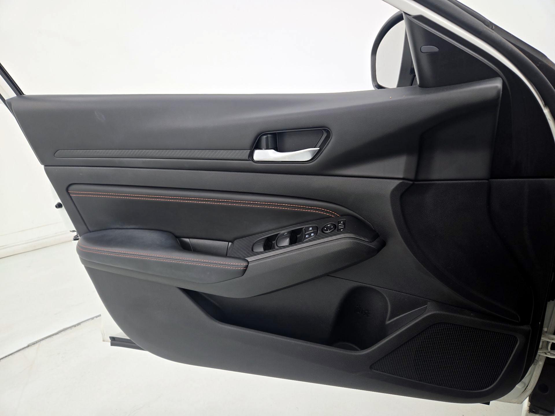 Thumbnail: 2020 Nissan Altima - 12