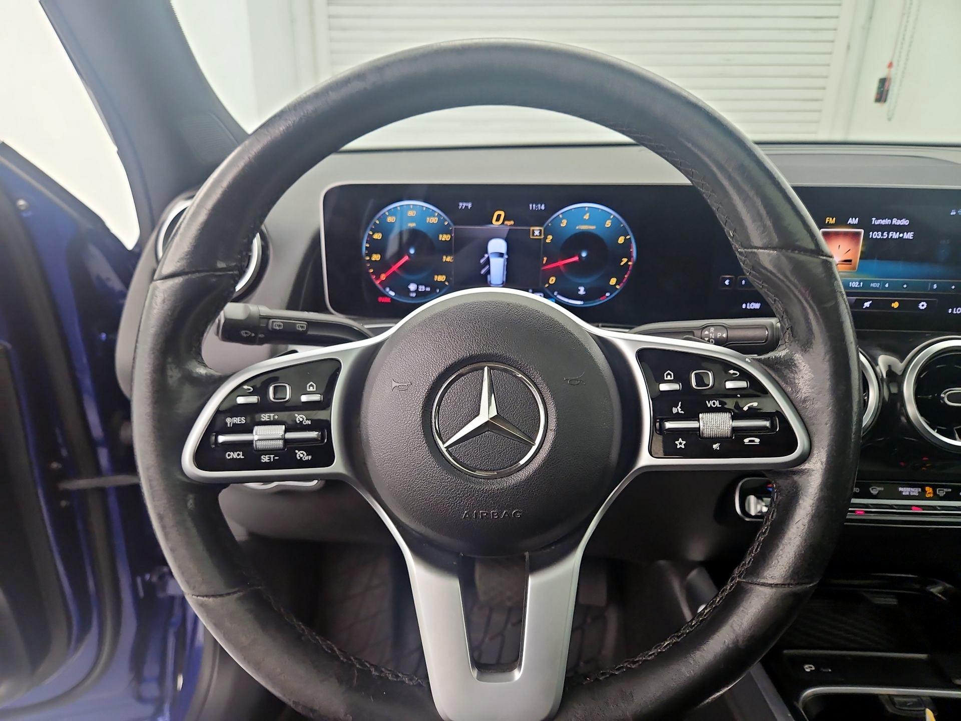 Thumbnail: 2021 Mercedes-Benz GLB - 10