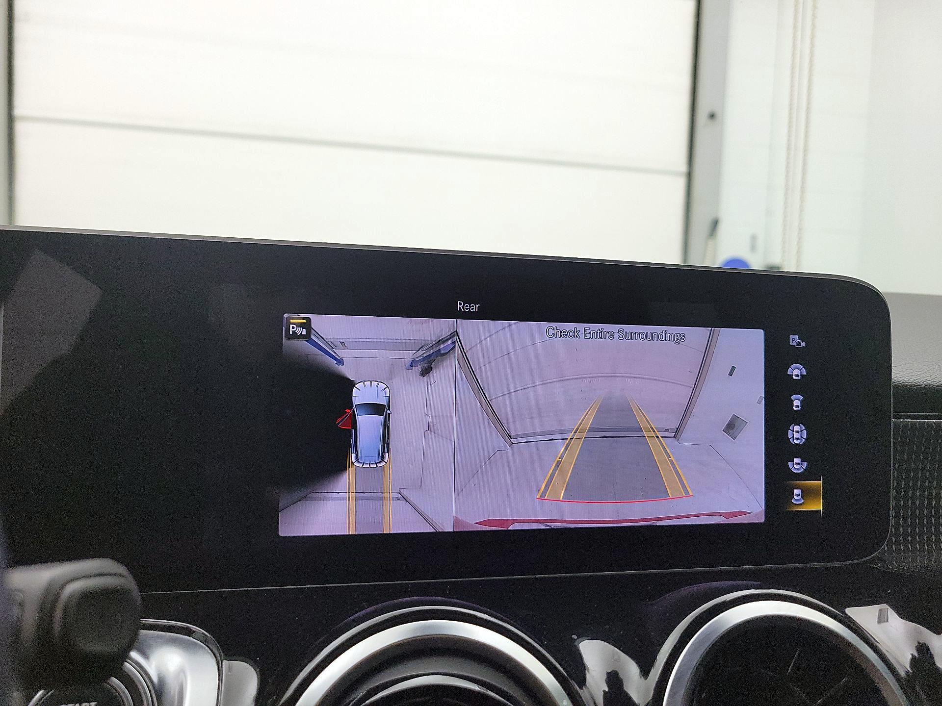 Thumbnail: 2020 Mercedes-Benz GLB - 15