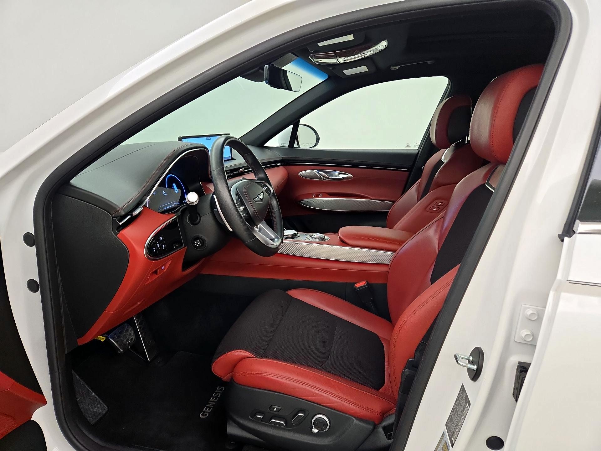 Thumbnail: 2025 Genesis GV70 - 11