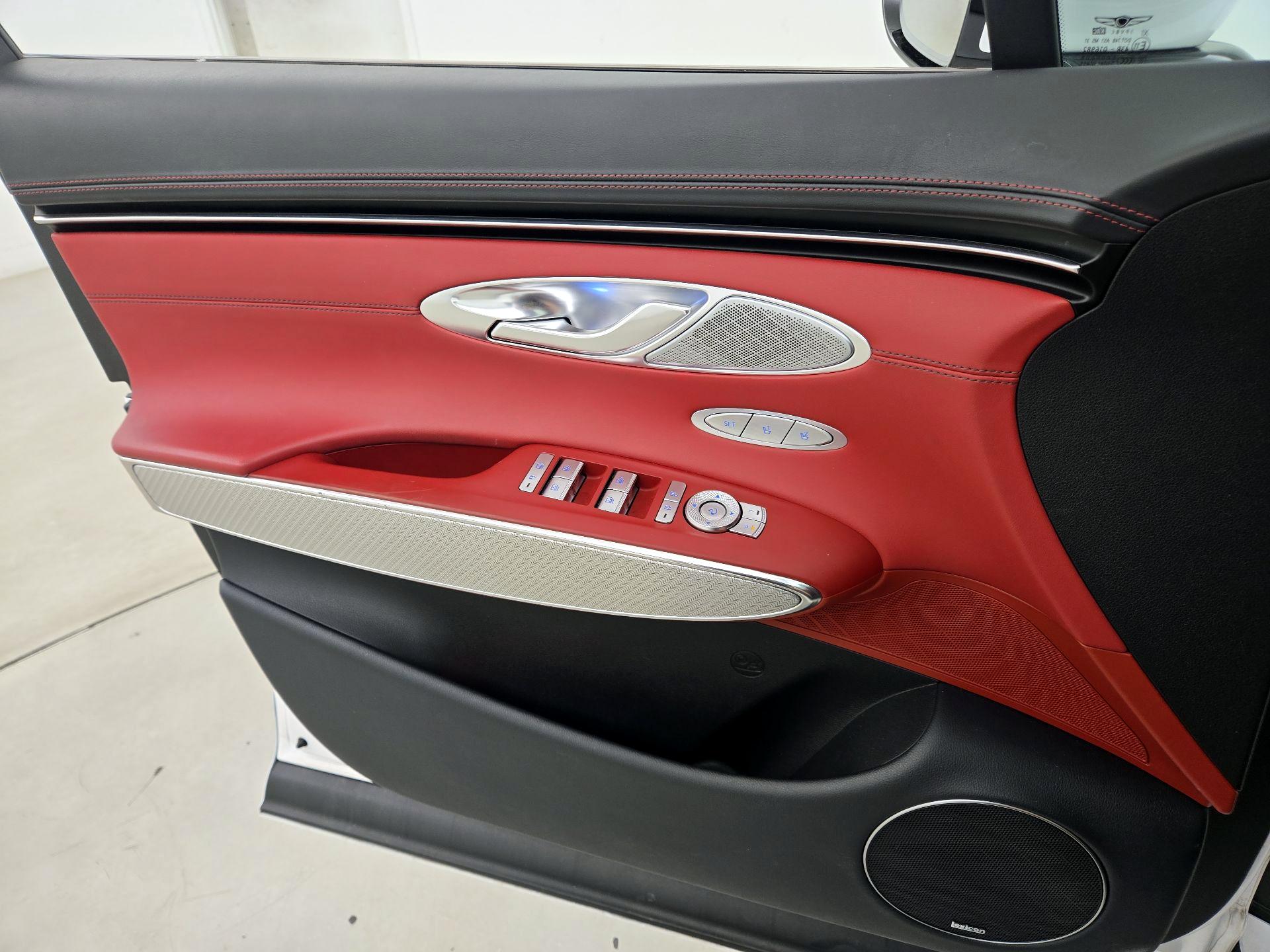 Thumbnail: 2025 Genesis GV70 - 12