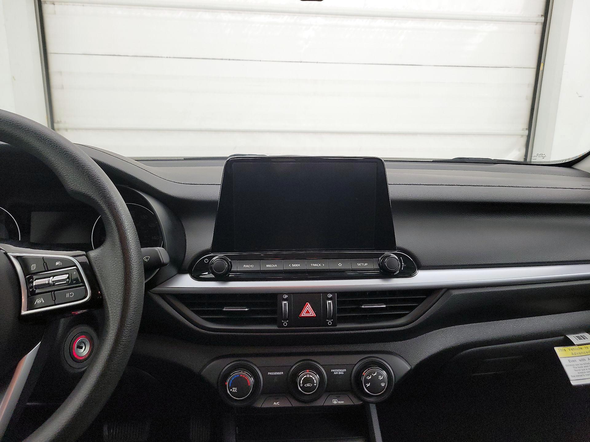 Thumbnail: 2023 Kia Forte - 9