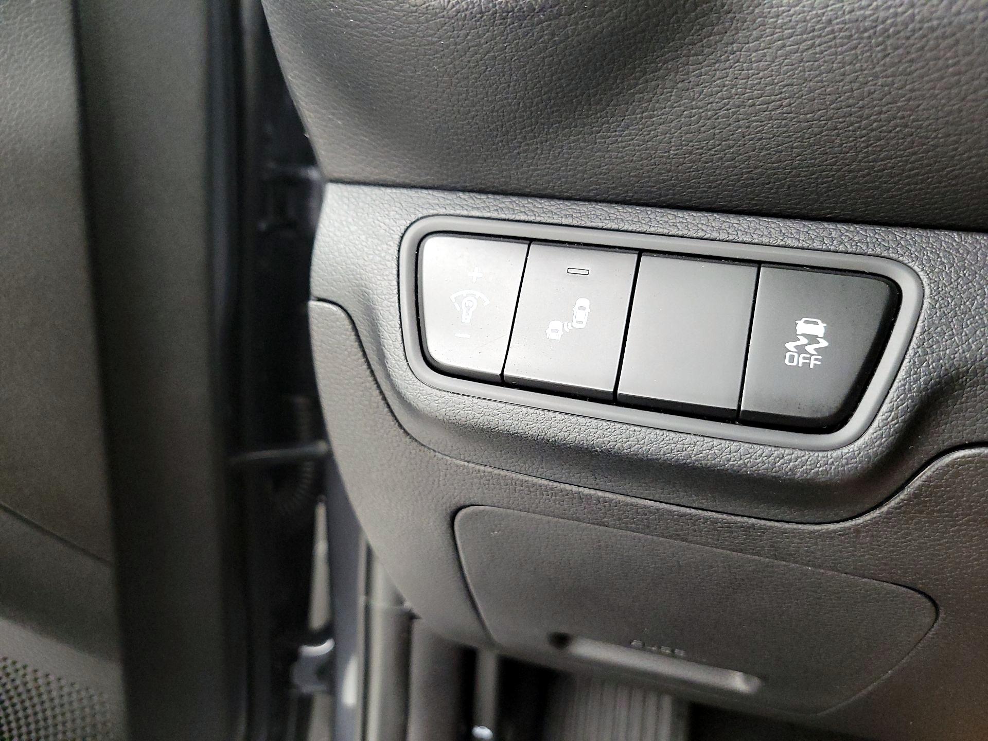 Thumbnail: 2023 Kia Forte - 13