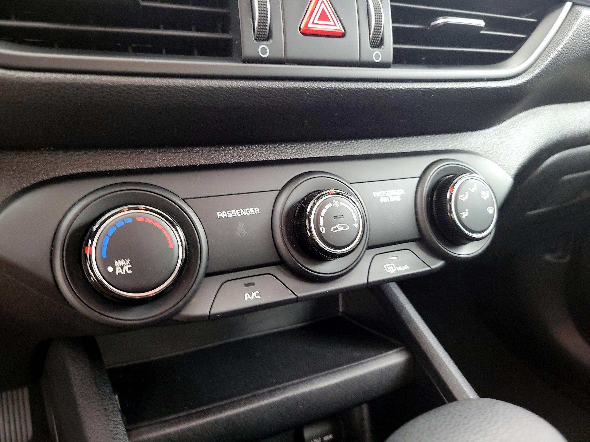 Thumbnail: 2023 Kia Forte - 16