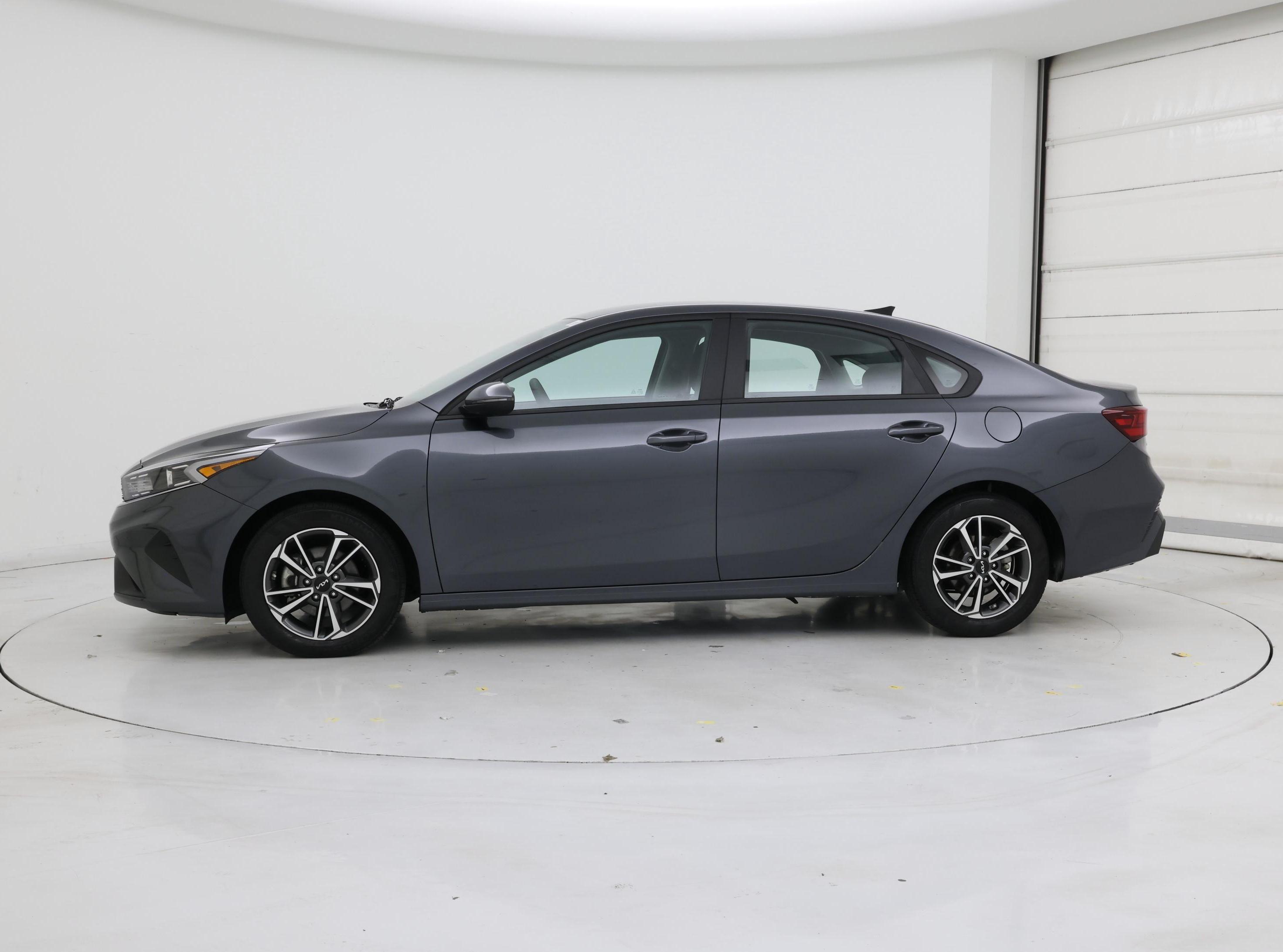 Thumbnail: 2023 Kia Forte - 3