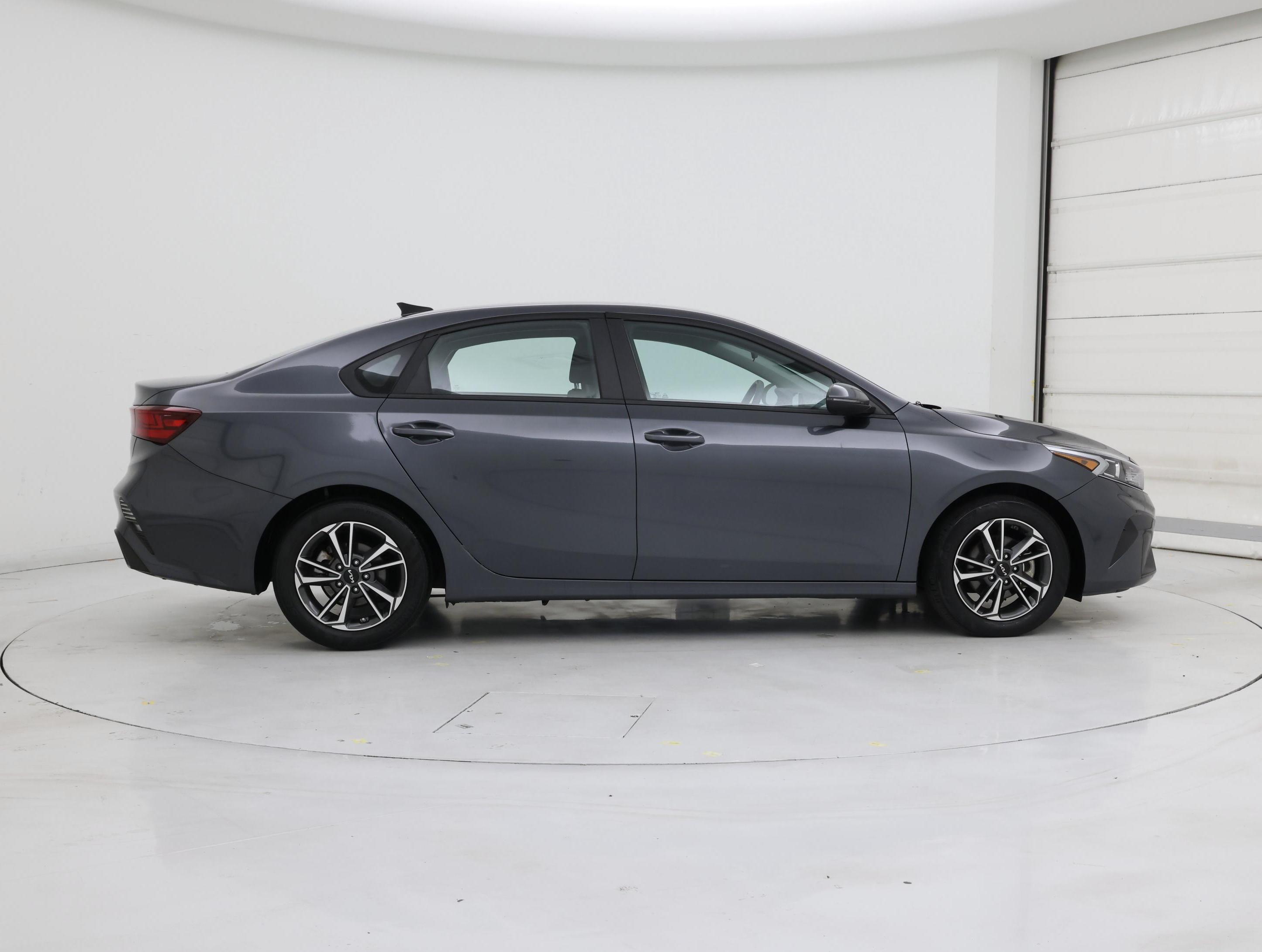 Thumbnail: 2023 Kia Forte - 7