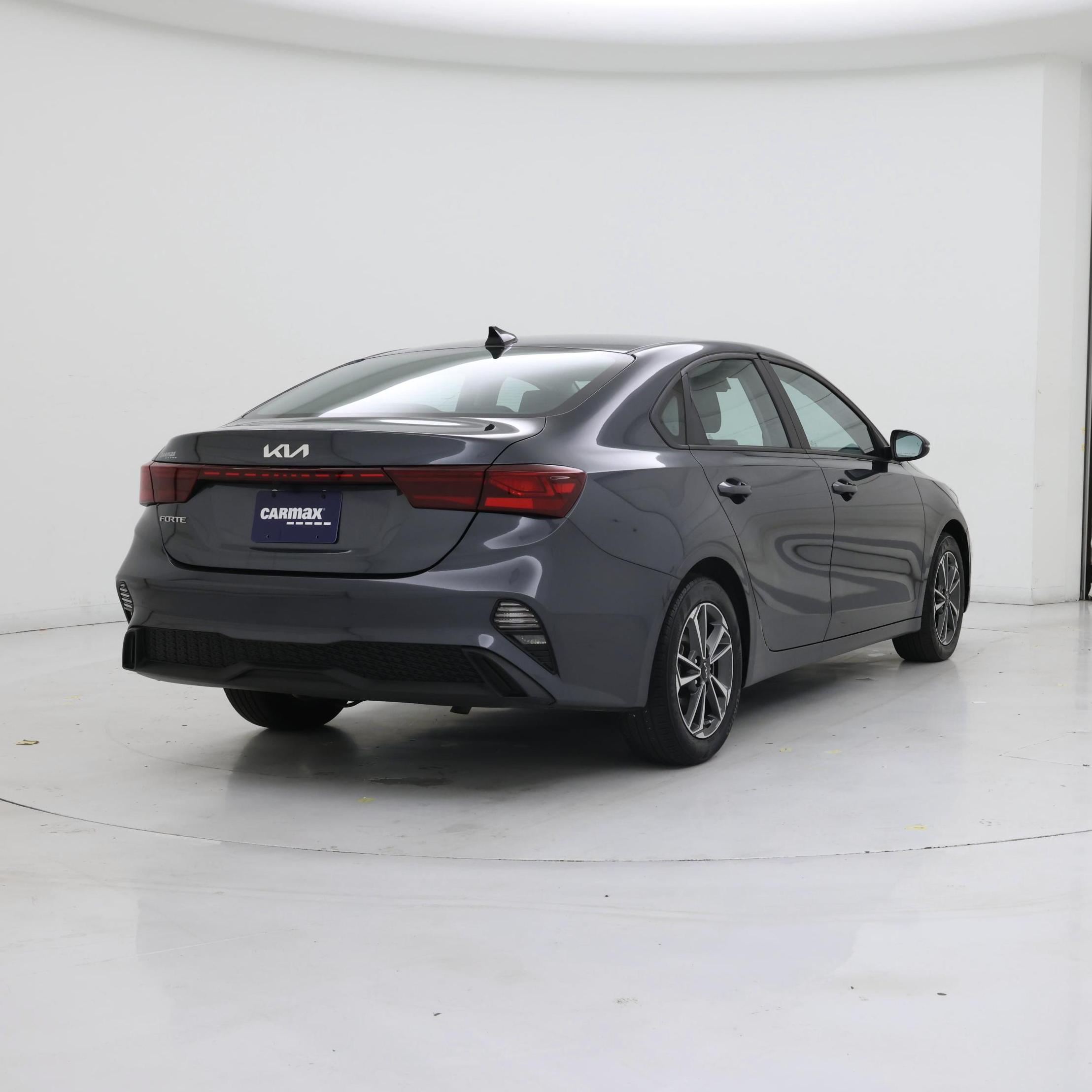 Thumbnail: 2023 Kia Forte - 8