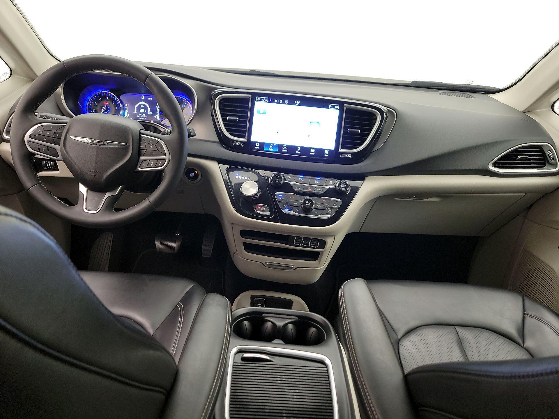 Thumbnail: 2023 Chrysler Pacifica - 9