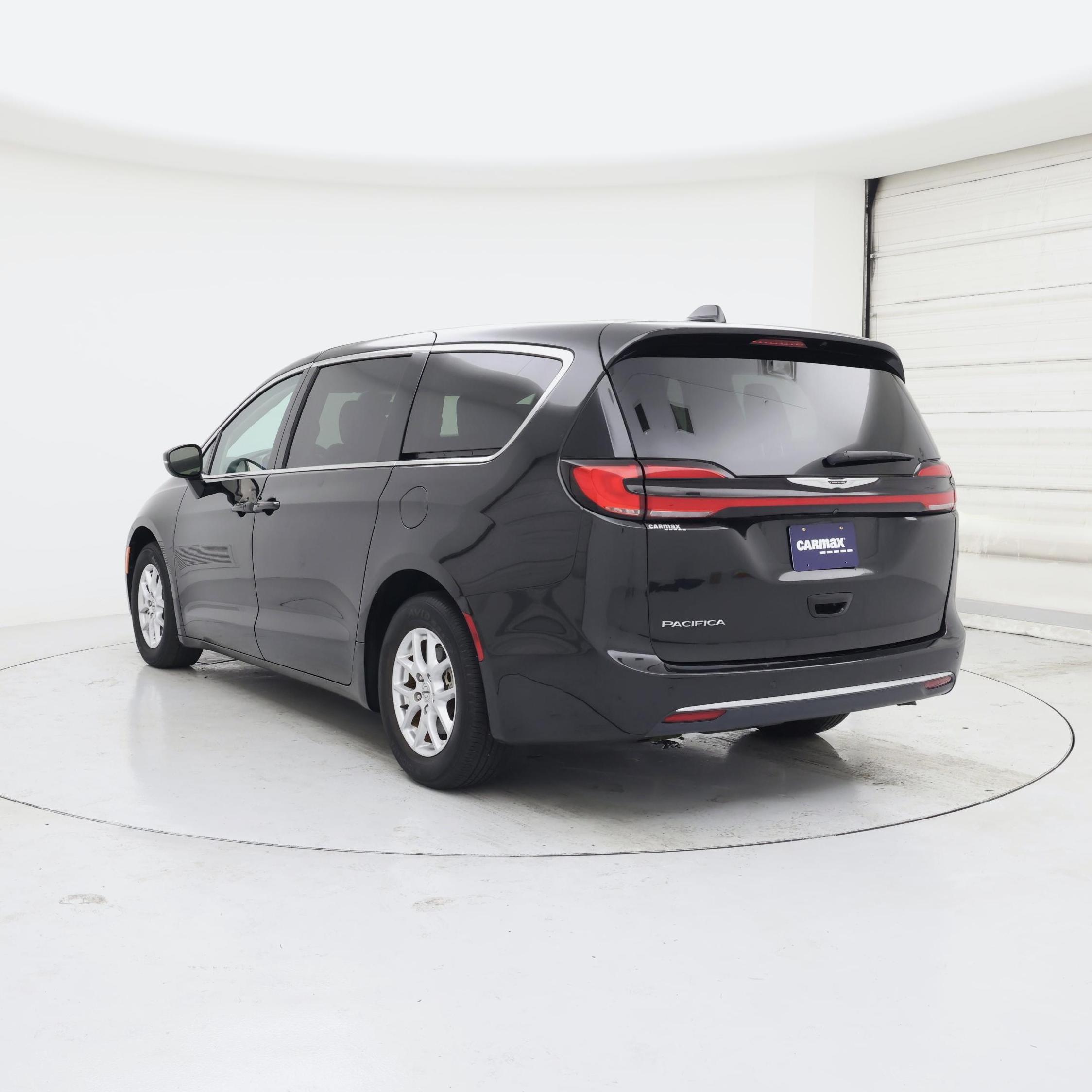 Thumbnail: 2023 Chrysler Pacifica - 2