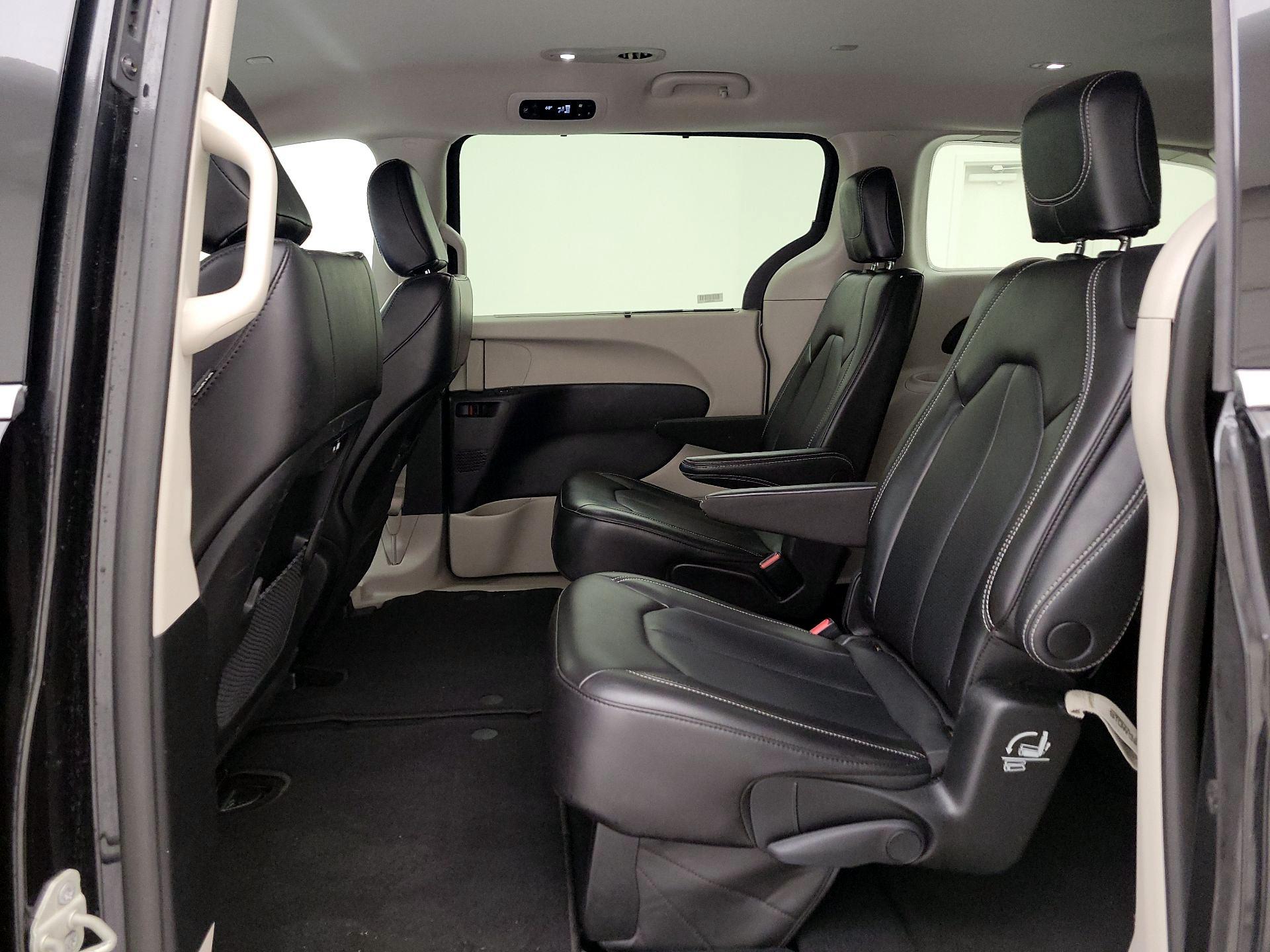 Thumbnail: 2023 Chrysler Pacifica - 19