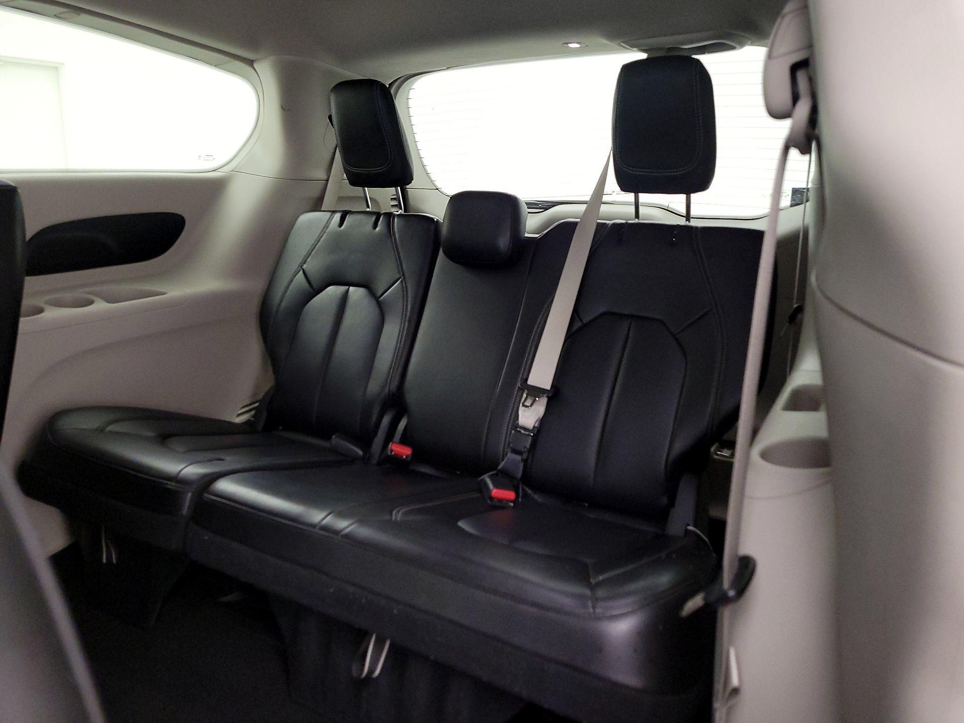 Thumbnail: 2023 Chrysler Pacifica - 20