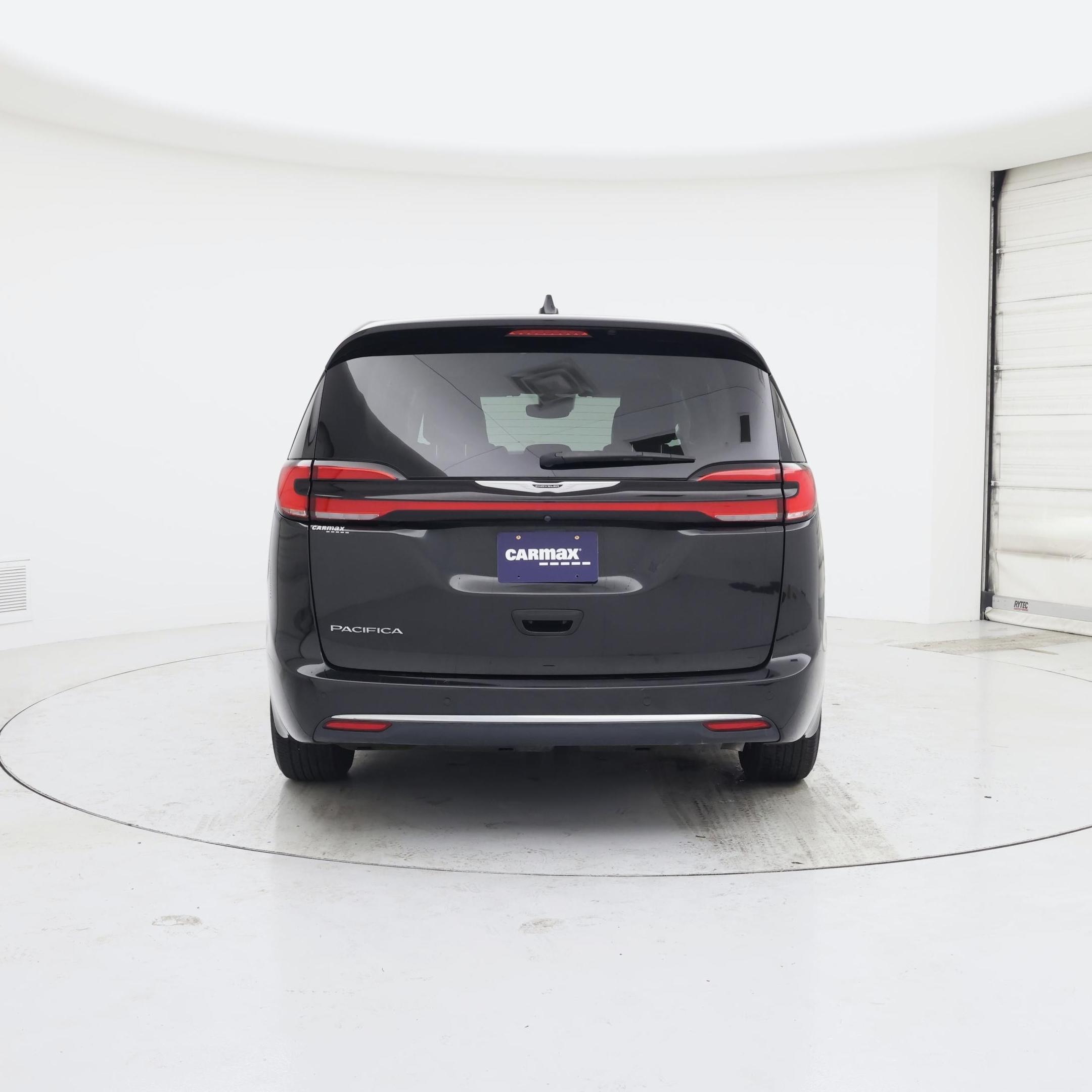 Thumbnail: 2023 Chrysler Pacifica - 6