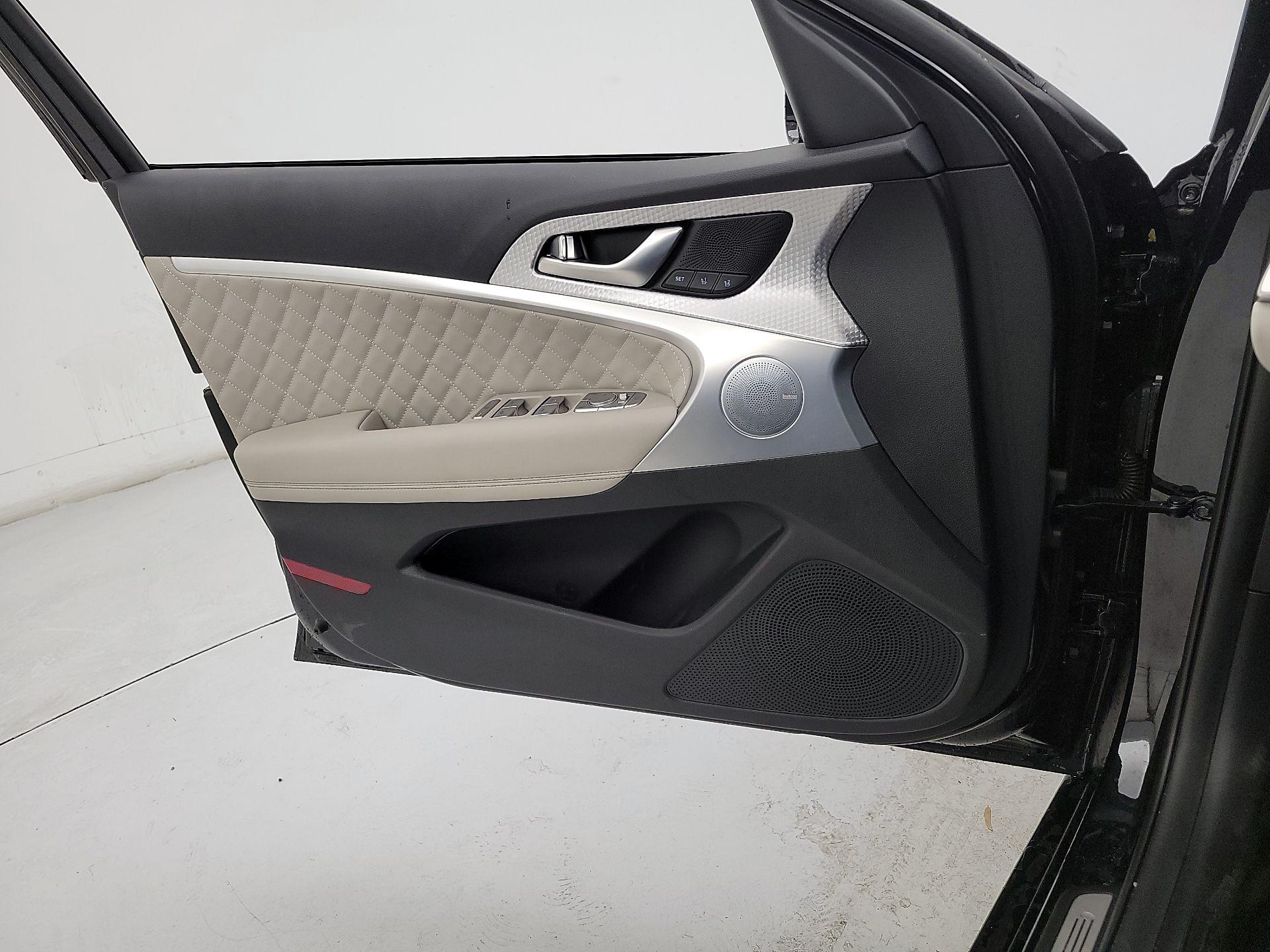 Thumbnail: 2023 Genesis G70 - 12