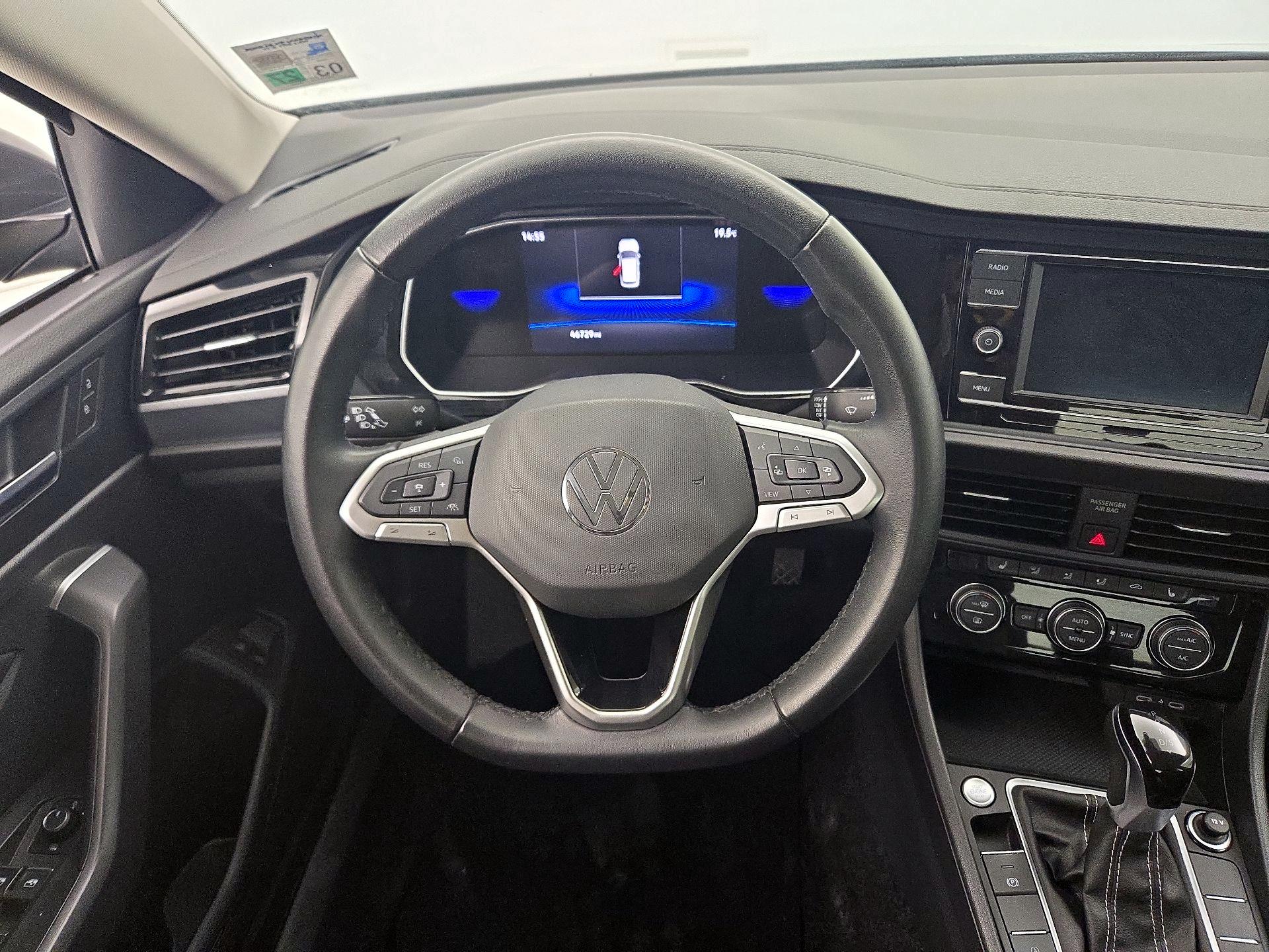 Thumbnail: 2024 Volkswagen Jetta - 10