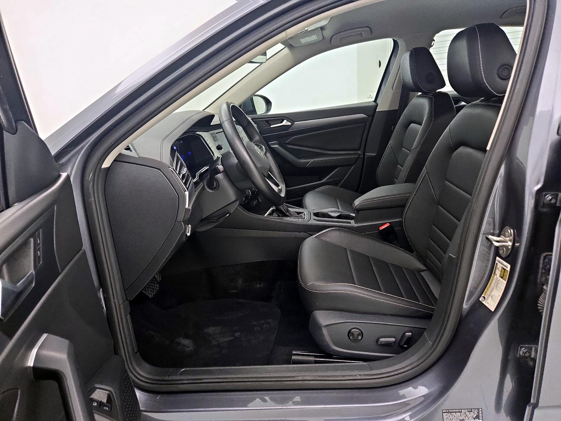 Thumbnail: 2024 Volkswagen Jetta - 11