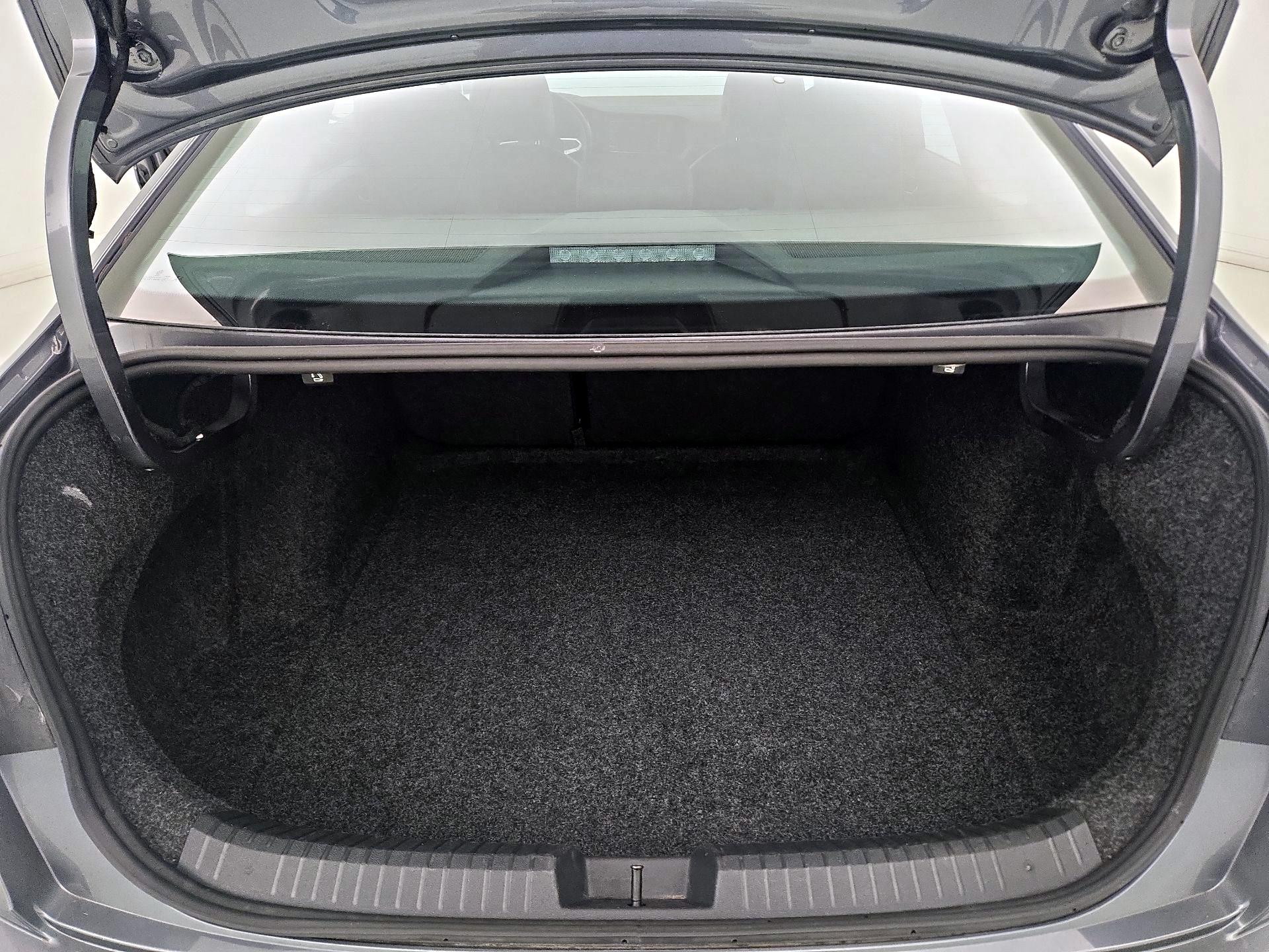 Thumbnail: 2024 Volkswagen Jetta - 20