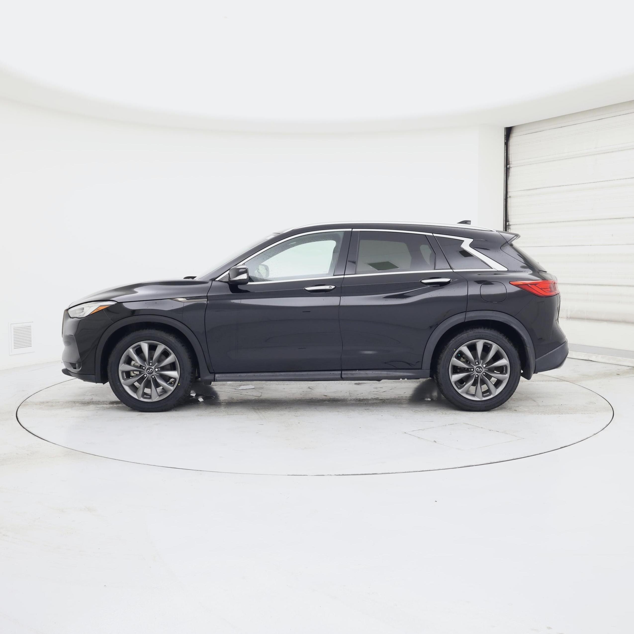 Thumbnail: 2021 INFINITI QX50 - 3