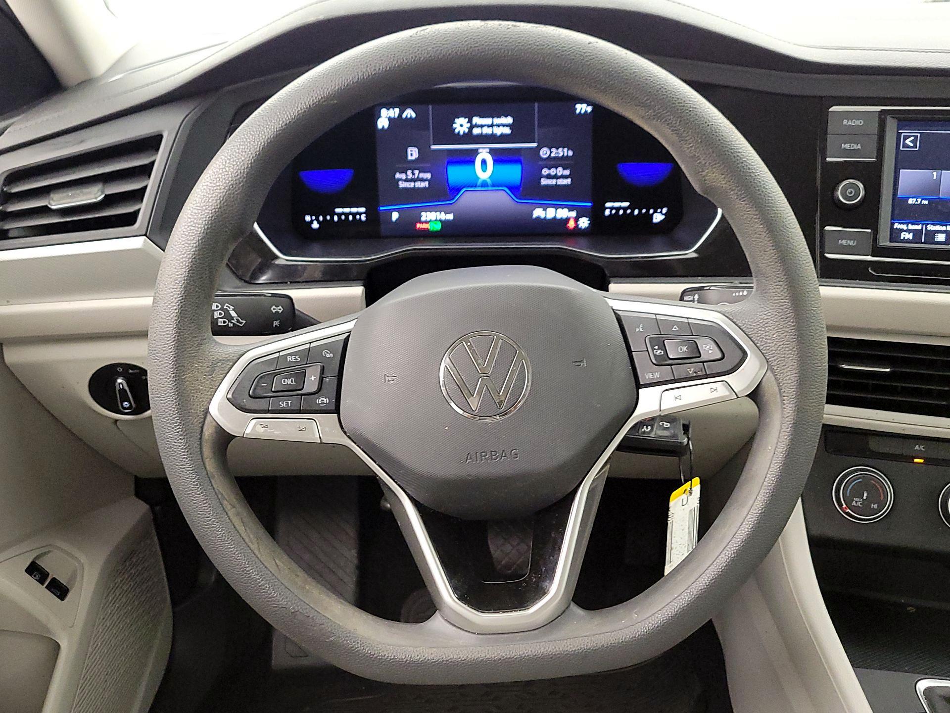 Thumbnail: 2023 Volkswagen Jetta - 10