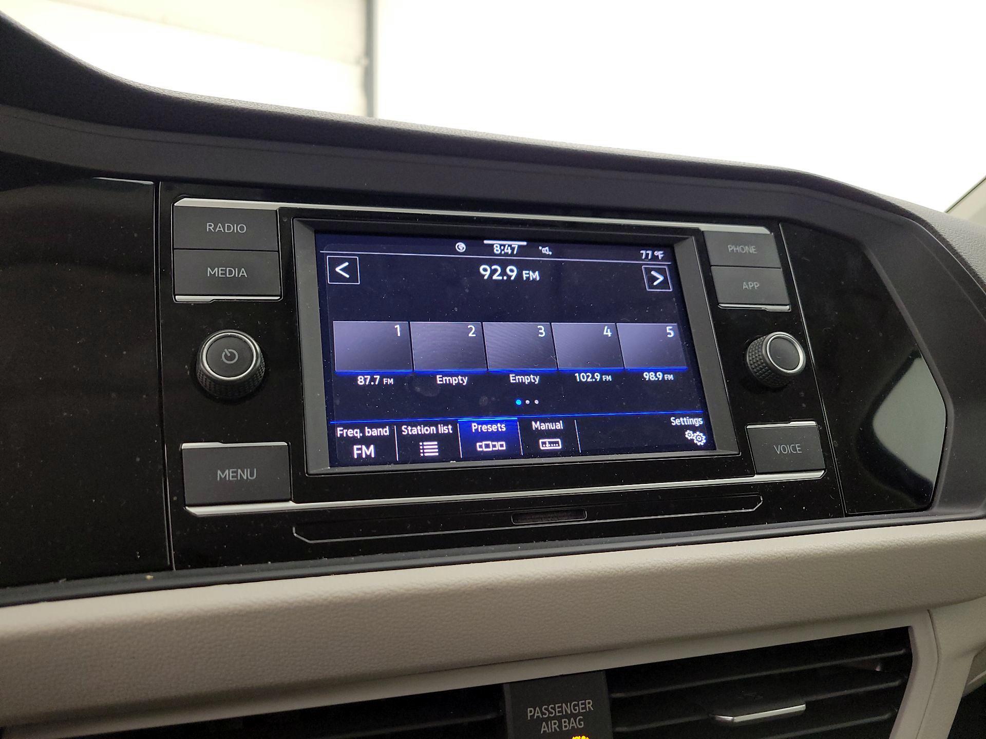 Thumbnail: 2023 Volkswagen Jetta - 14