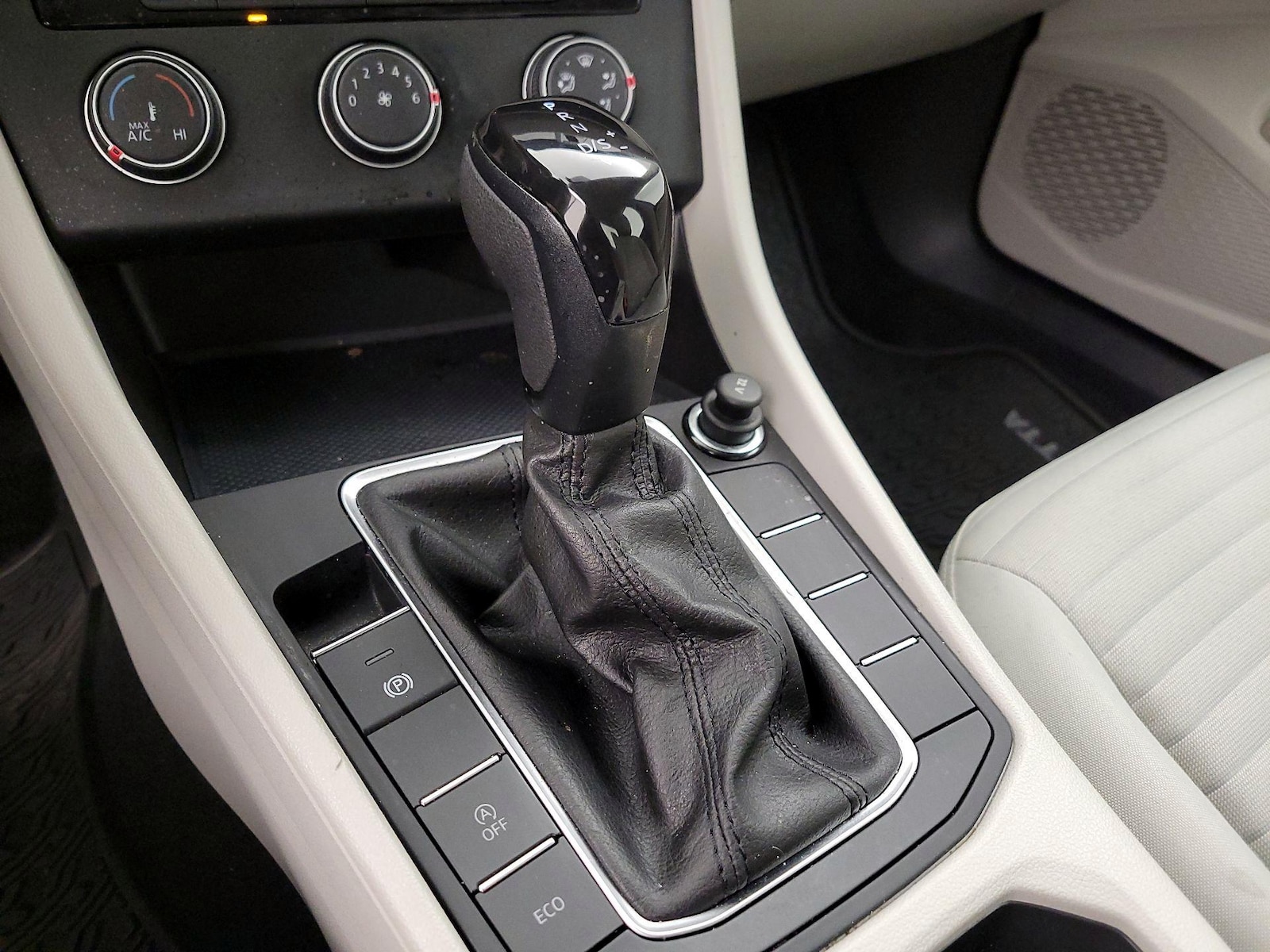 2023 Volkswagen Jetta S - Photo 17