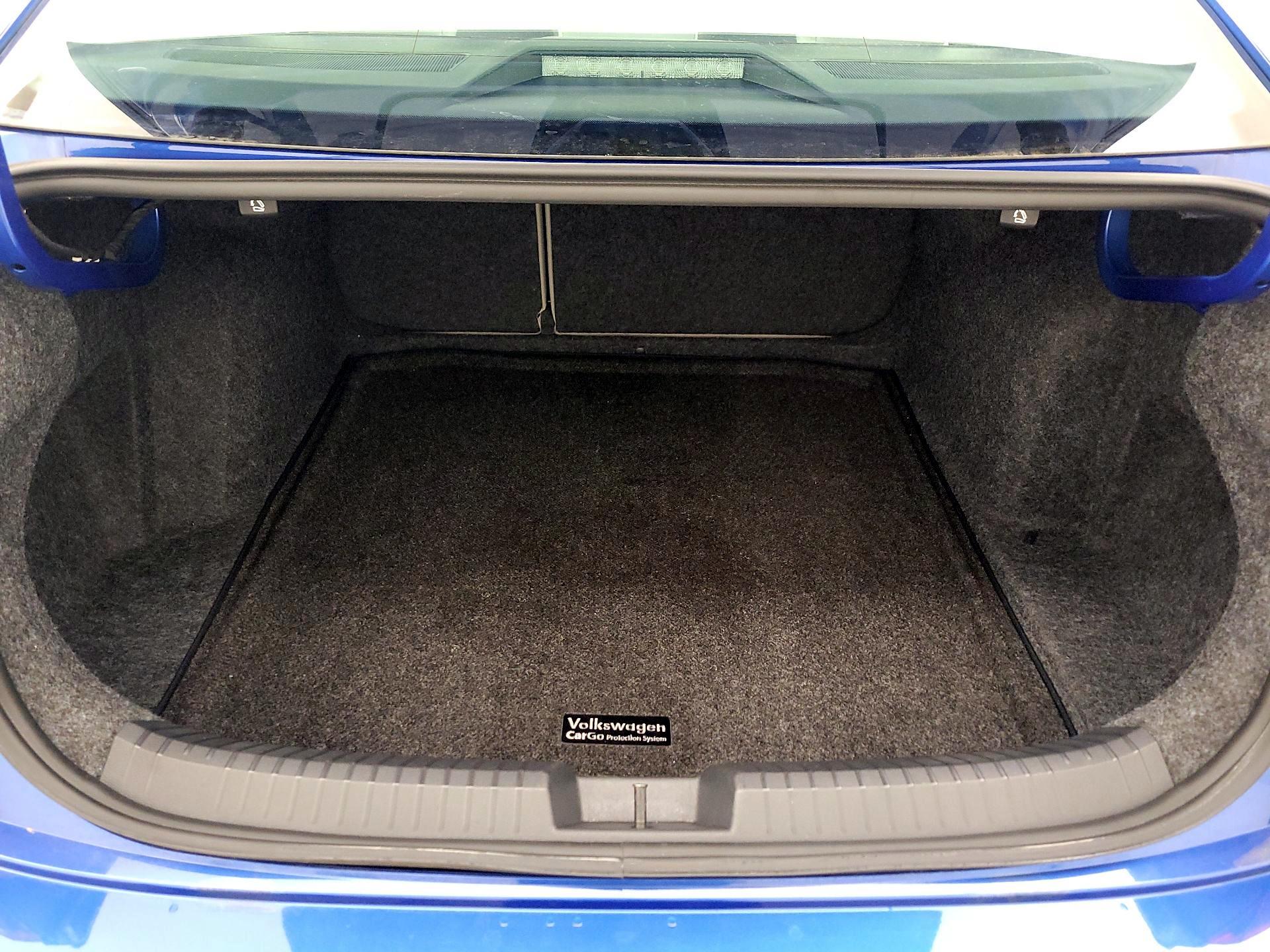 Thumbnail: 2023 Volkswagen Jetta - 18