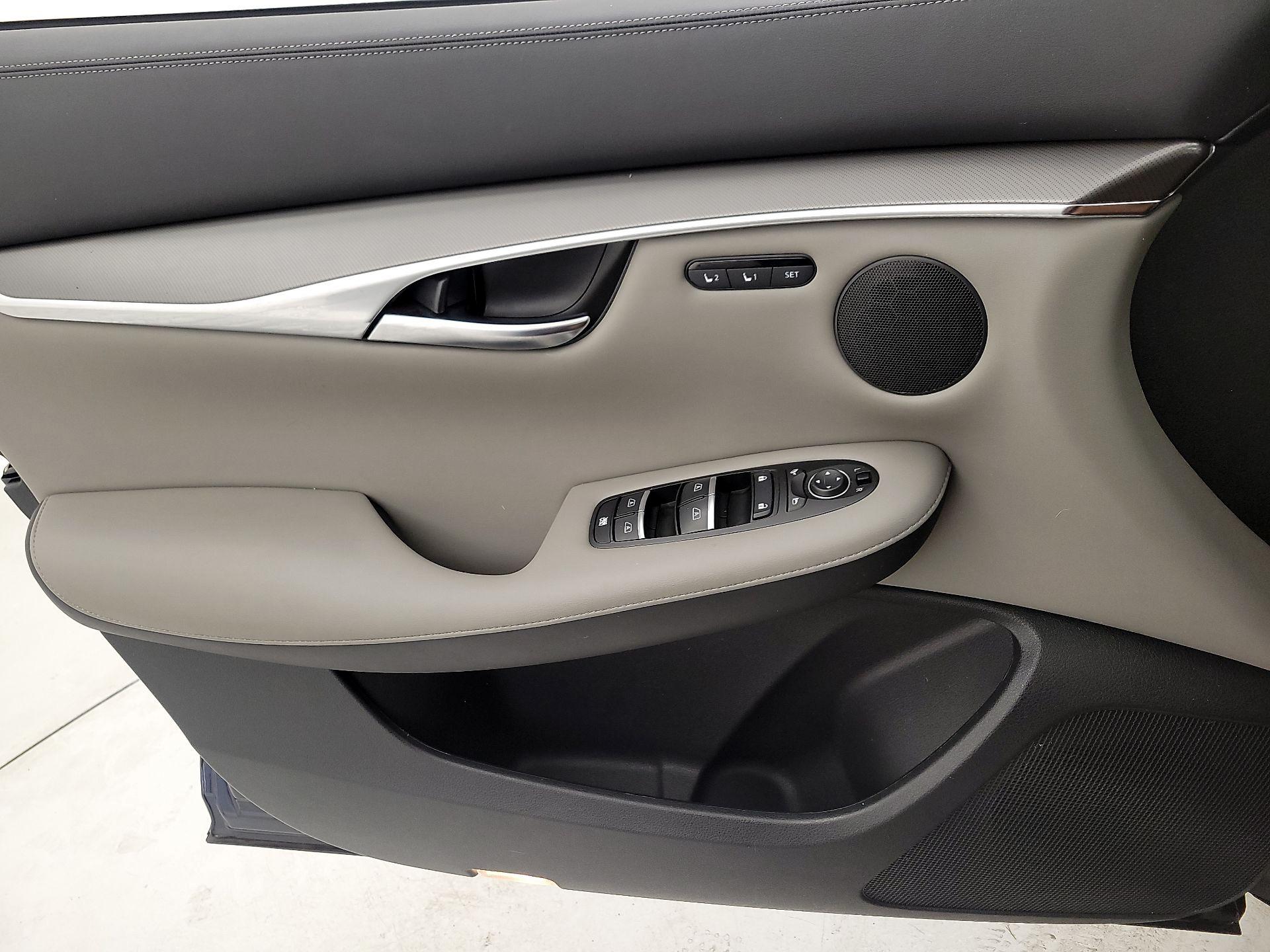 Thumbnail: 2023 INFINITI QX50 - 12