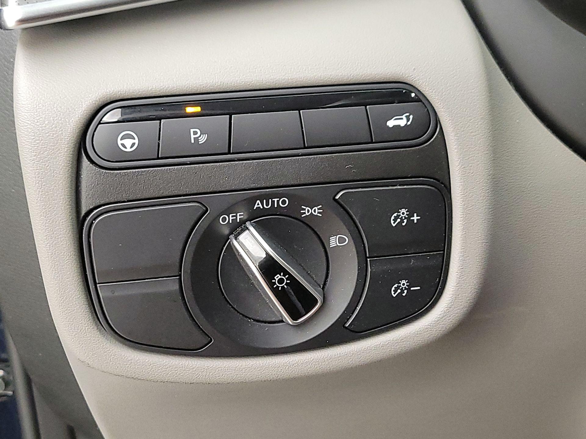 Thumbnail: 2023 INFINITI QX50 - 13