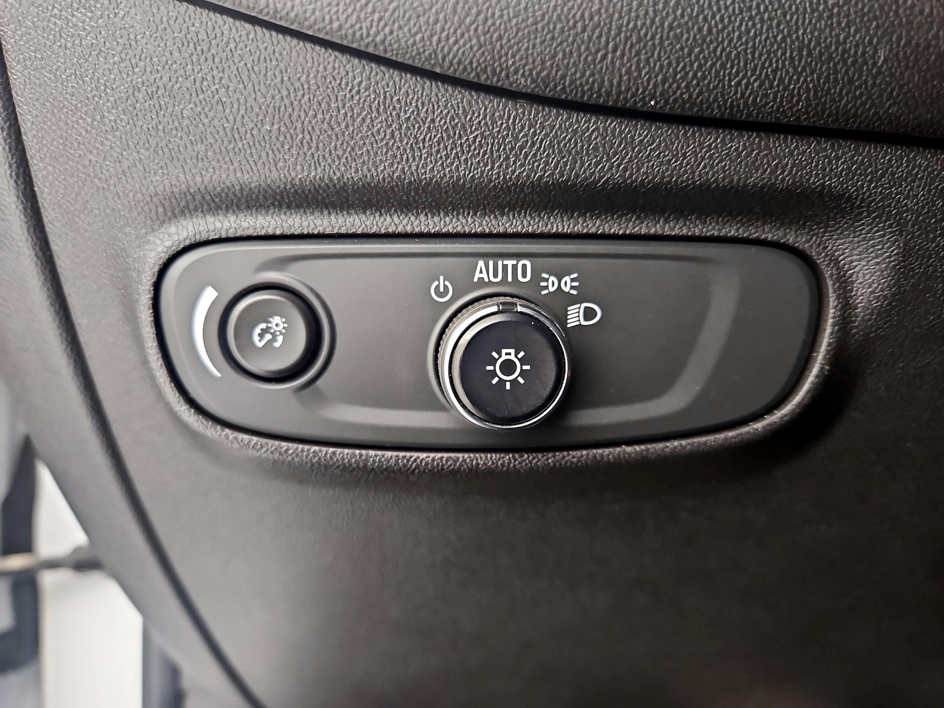Thumbnail: 2020 Chevrolet Equinox - 13