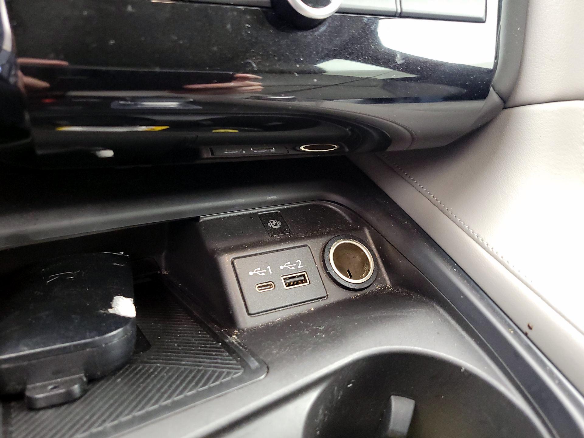 Thumbnail: 2023 INFINITI QX50 - 18