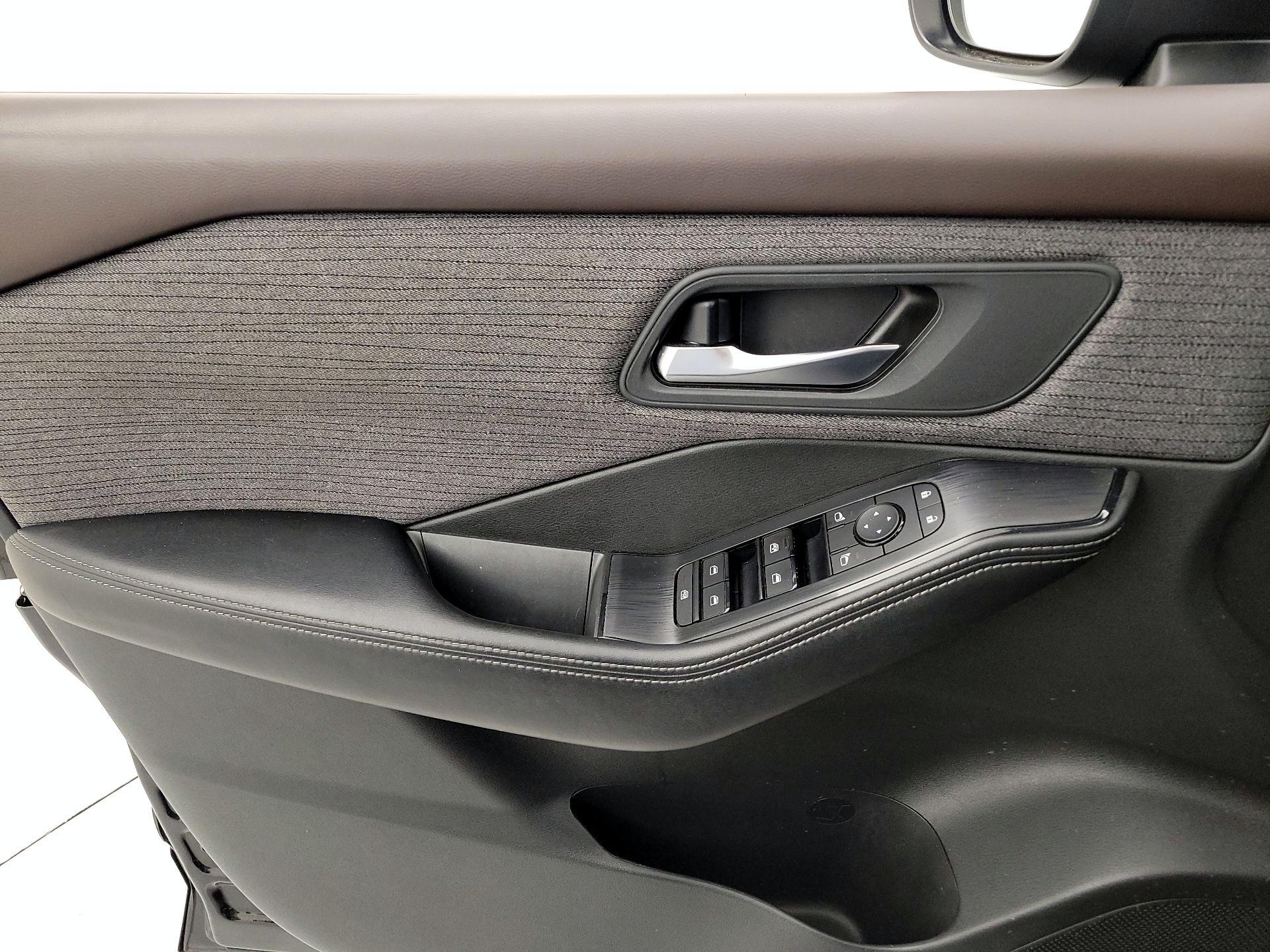 Thumbnail: 2021 Nissan Rogue - 12