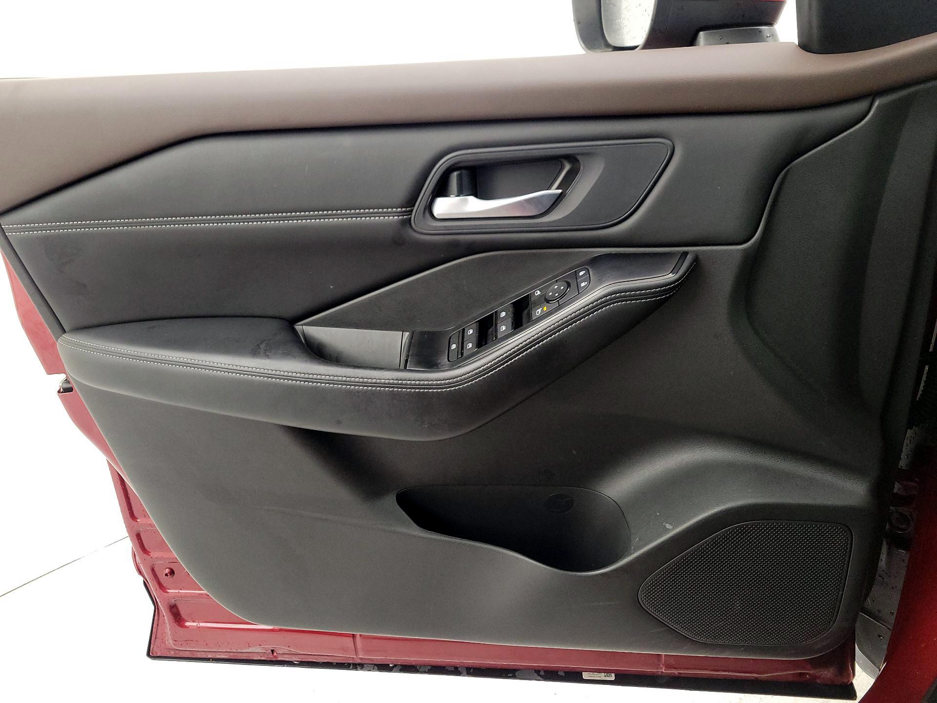 Thumbnail: 2023 Nissan Rogue - 12