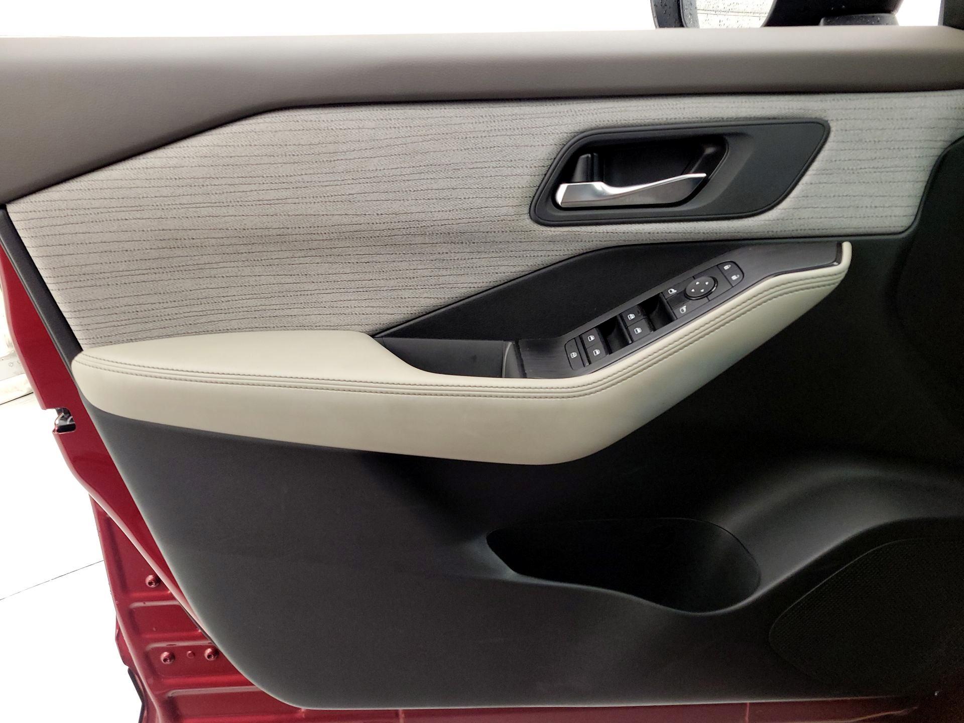 Thumbnail: 2023 Nissan Rogue - 12