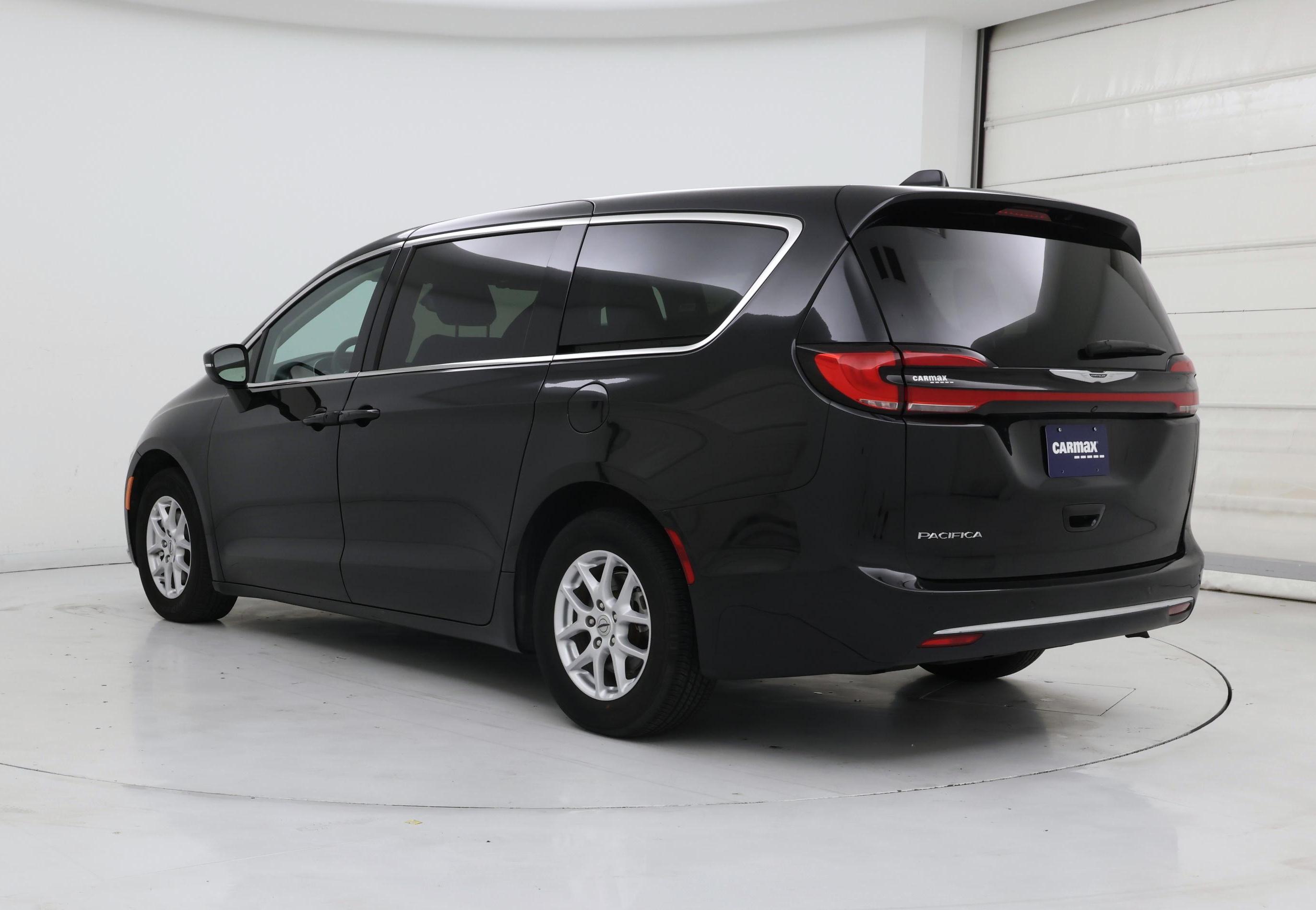 Thumbnail: 2023 Chrysler Pacifica - 2