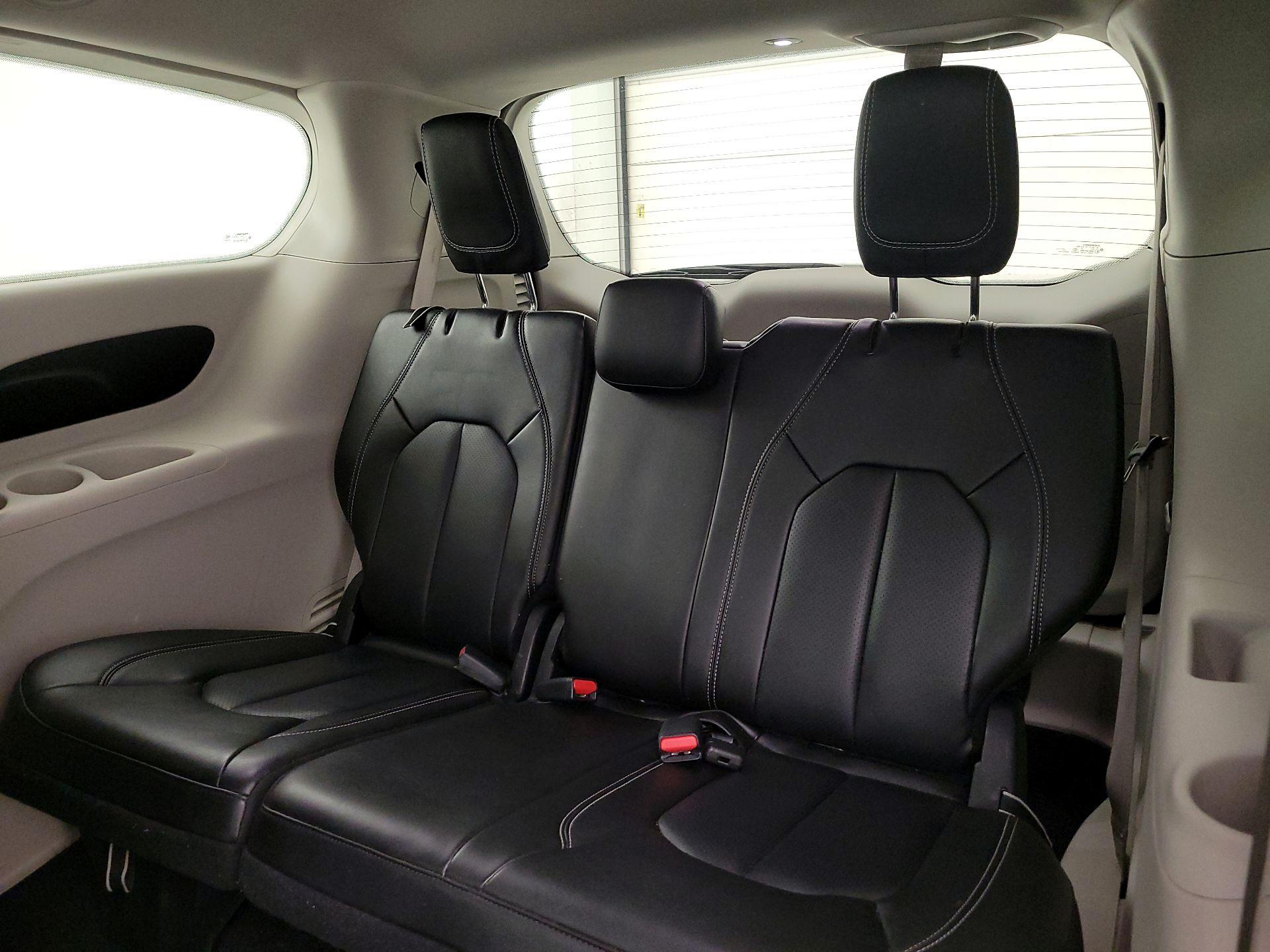 Thumbnail: 2023 Chrysler Pacifica - 20